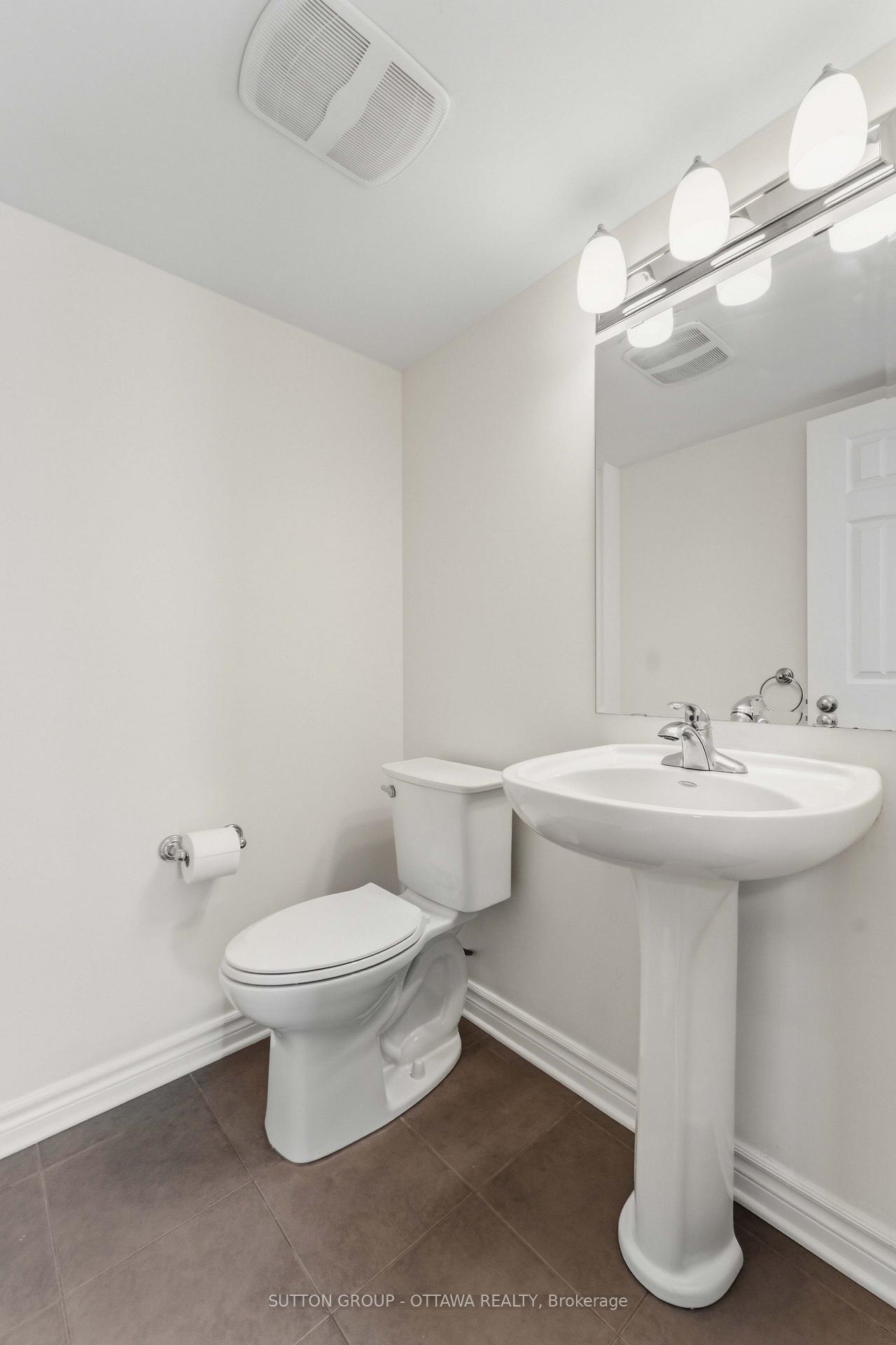 Photo 10 of 120 Dunforest Terrace, Ottawa, Barrhaven - Strandherd — HOMEH