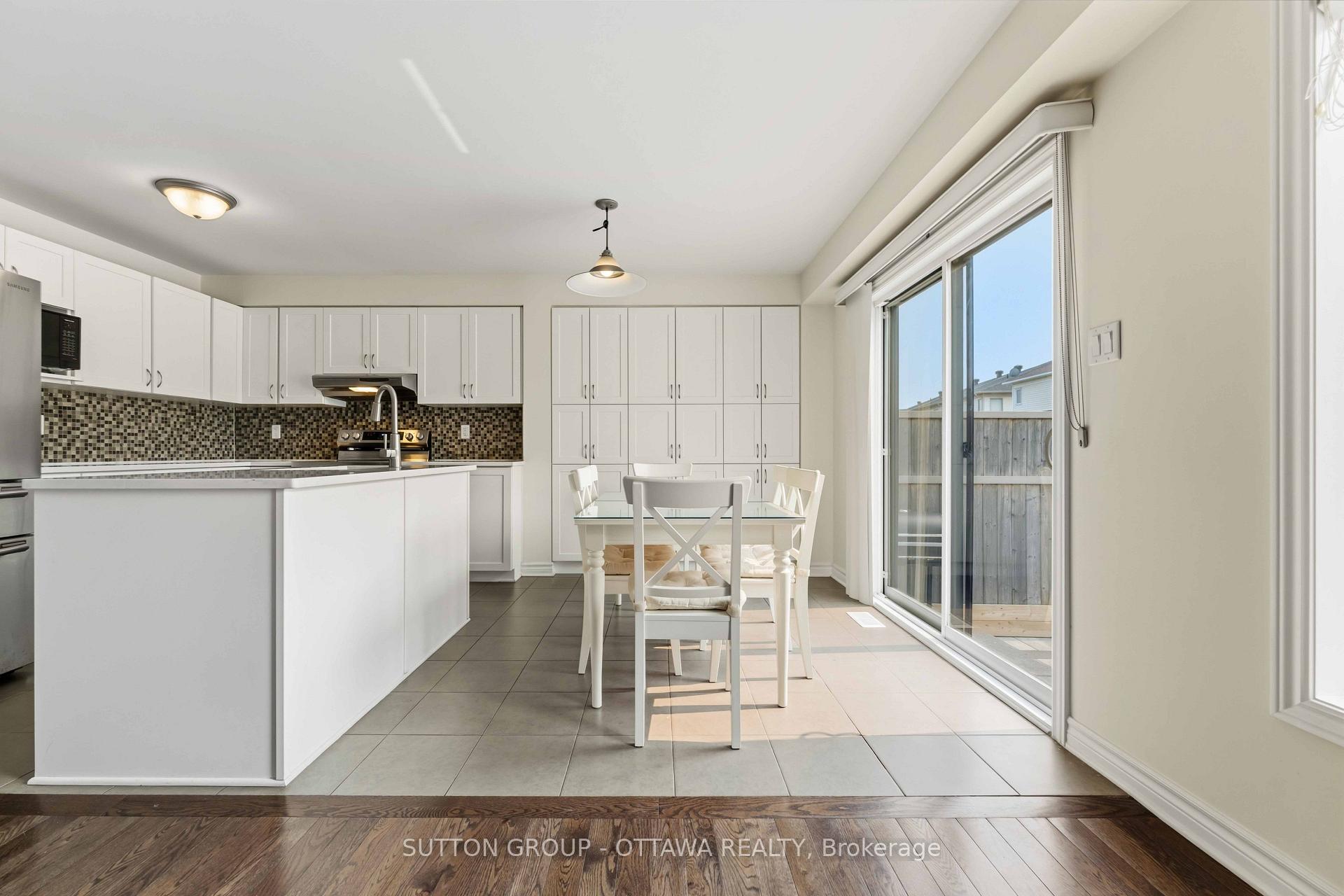 Photo 12 of 120 Dunforest Terrace, Ottawa, Barrhaven - Strandherd — HOMEH