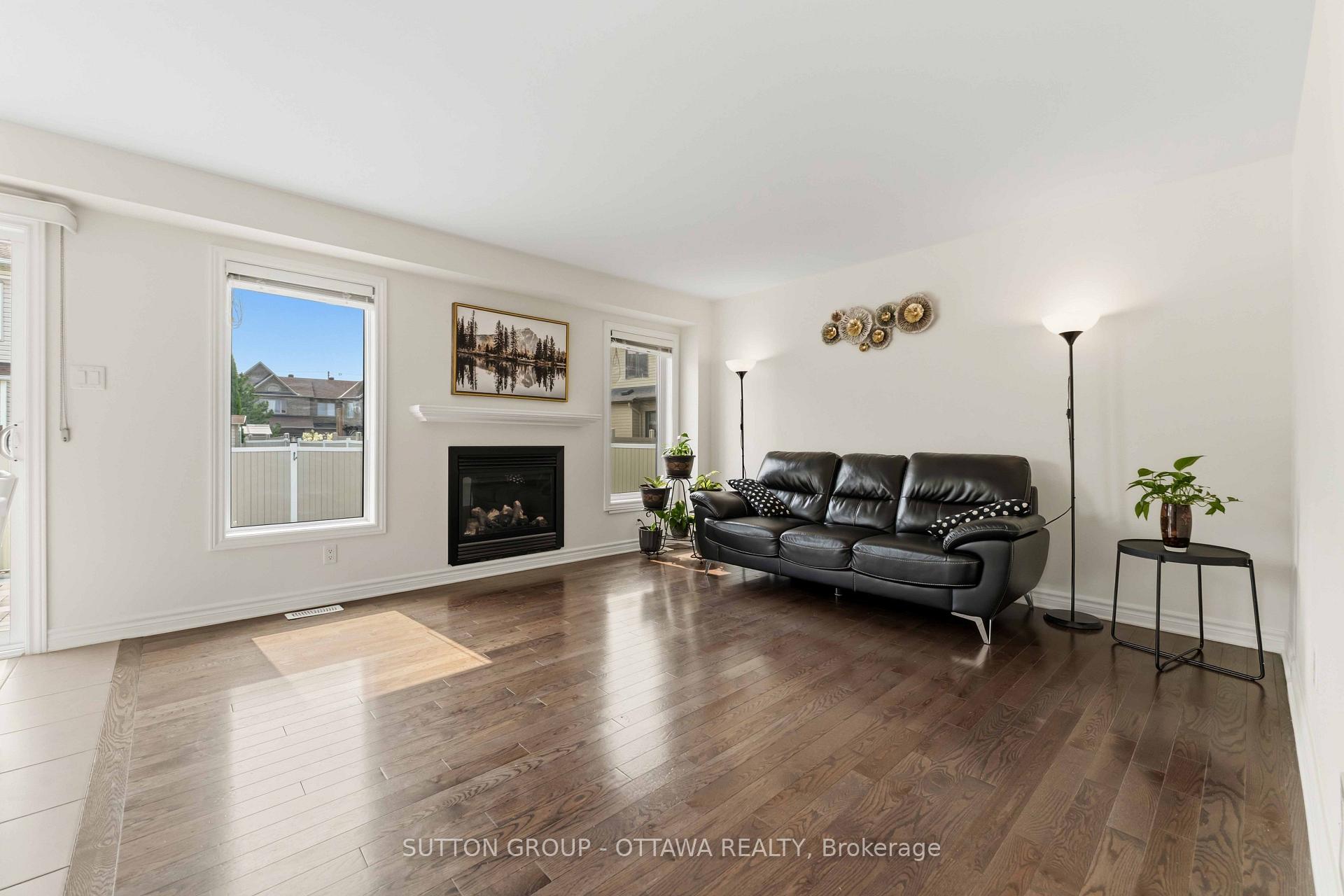 Photo 15 of 120 Dunforest Terrace, Ottawa, Barrhaven - Strandherd — HOMEH
