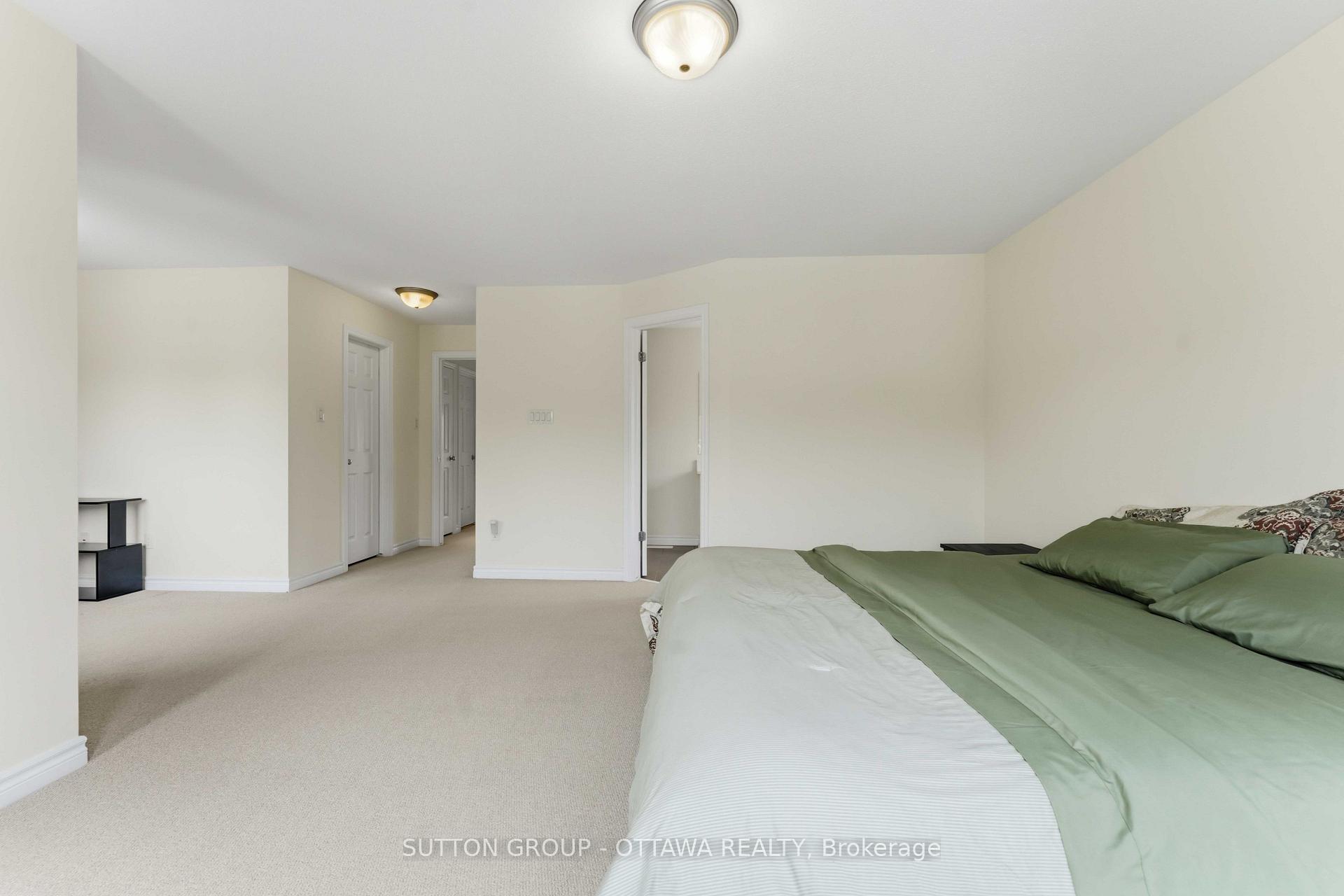 Photo 18 of 120 Dunforest Terrace, Ottawa, Barrhaven - Strandherd — HOMEH