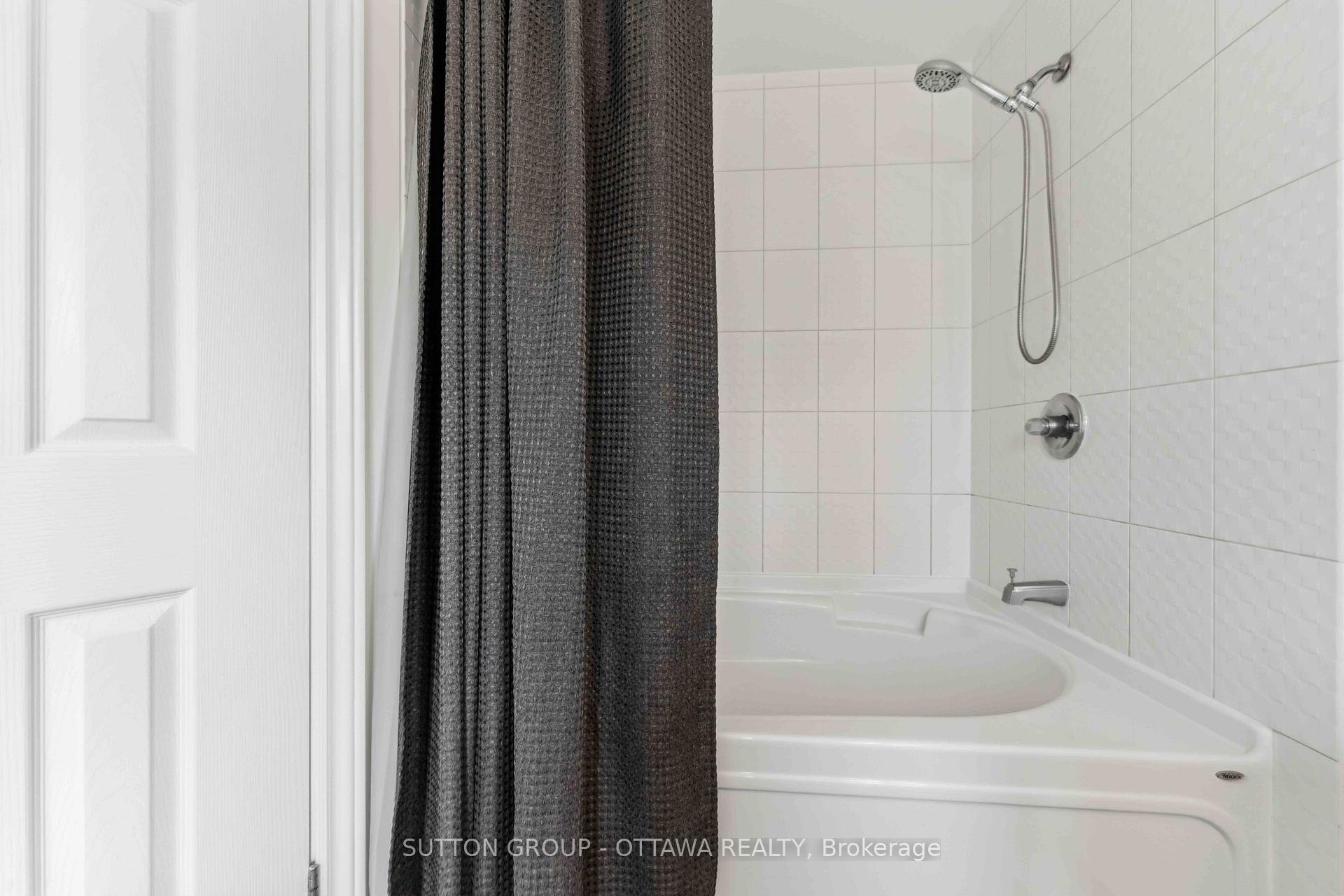 Photo 22 of 120 Dunforest Terrace, Ottawa, Barrhaven - Strandherd — HOMEH