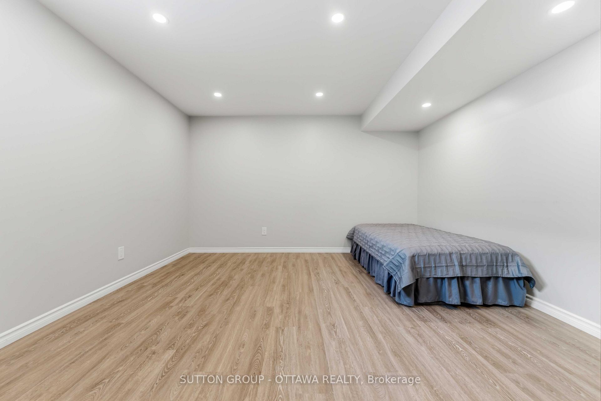 Photo 38 of 120 Dunforest Terrace, Ottawa, Barrhaven - Strandherd — HOMEH