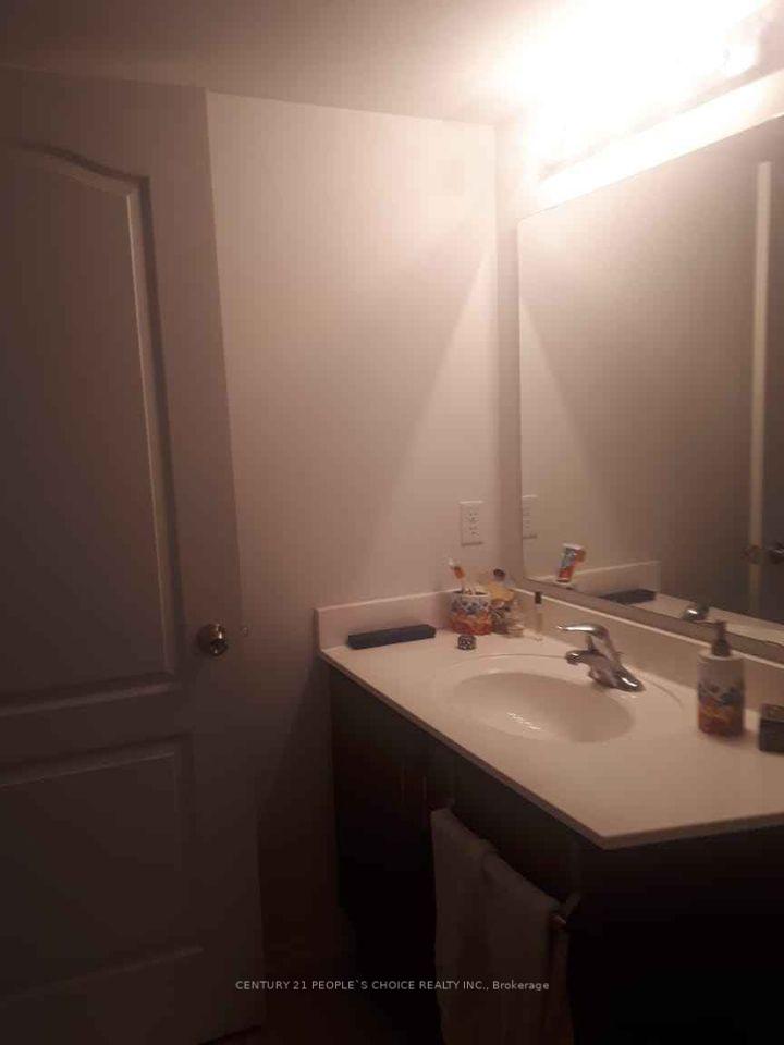 Photo 6 of Unit 6, 2480 Post Road, Oakville, River Oaks — HOMEH
