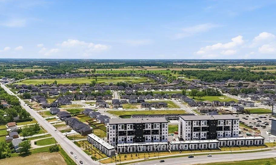 Photo of Unit 610, 4400 Laurier Parkway