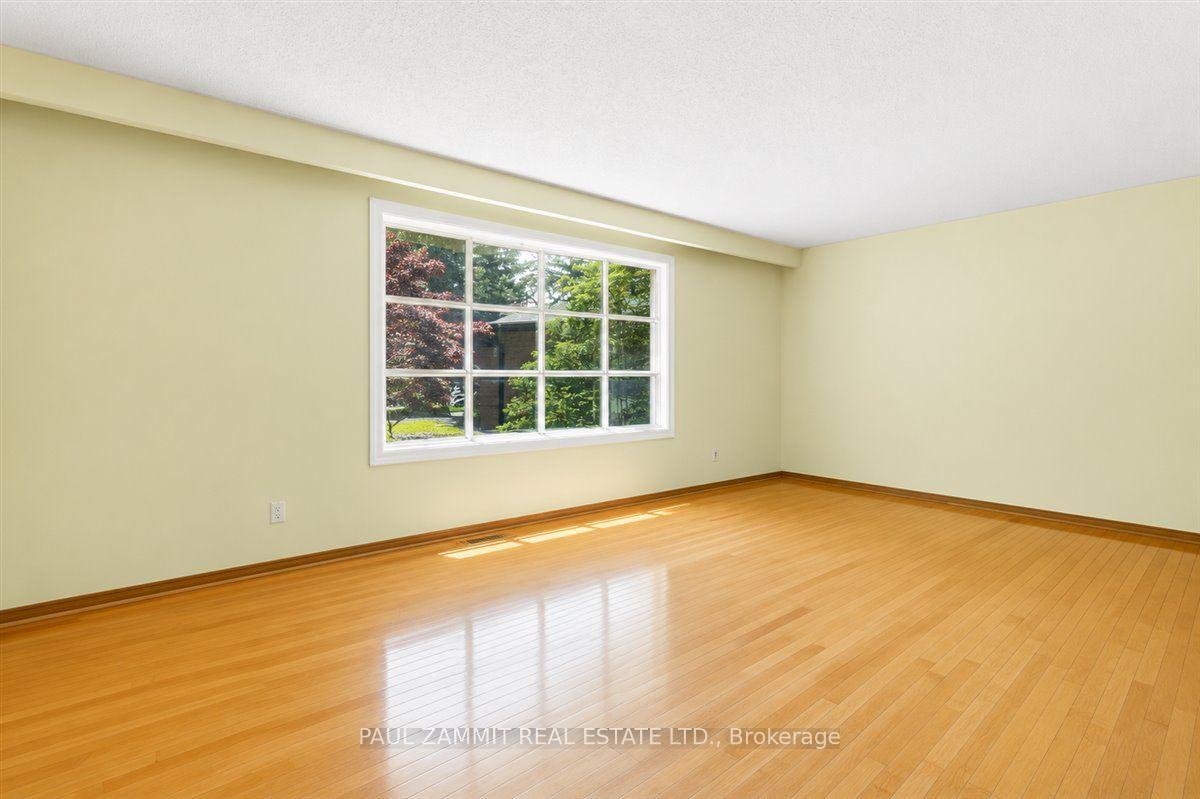 Photo 5 of 56 Coral Harbour Crescent, Markham, Bayview Fairway-Bayview Country Club Estates — HOMEH