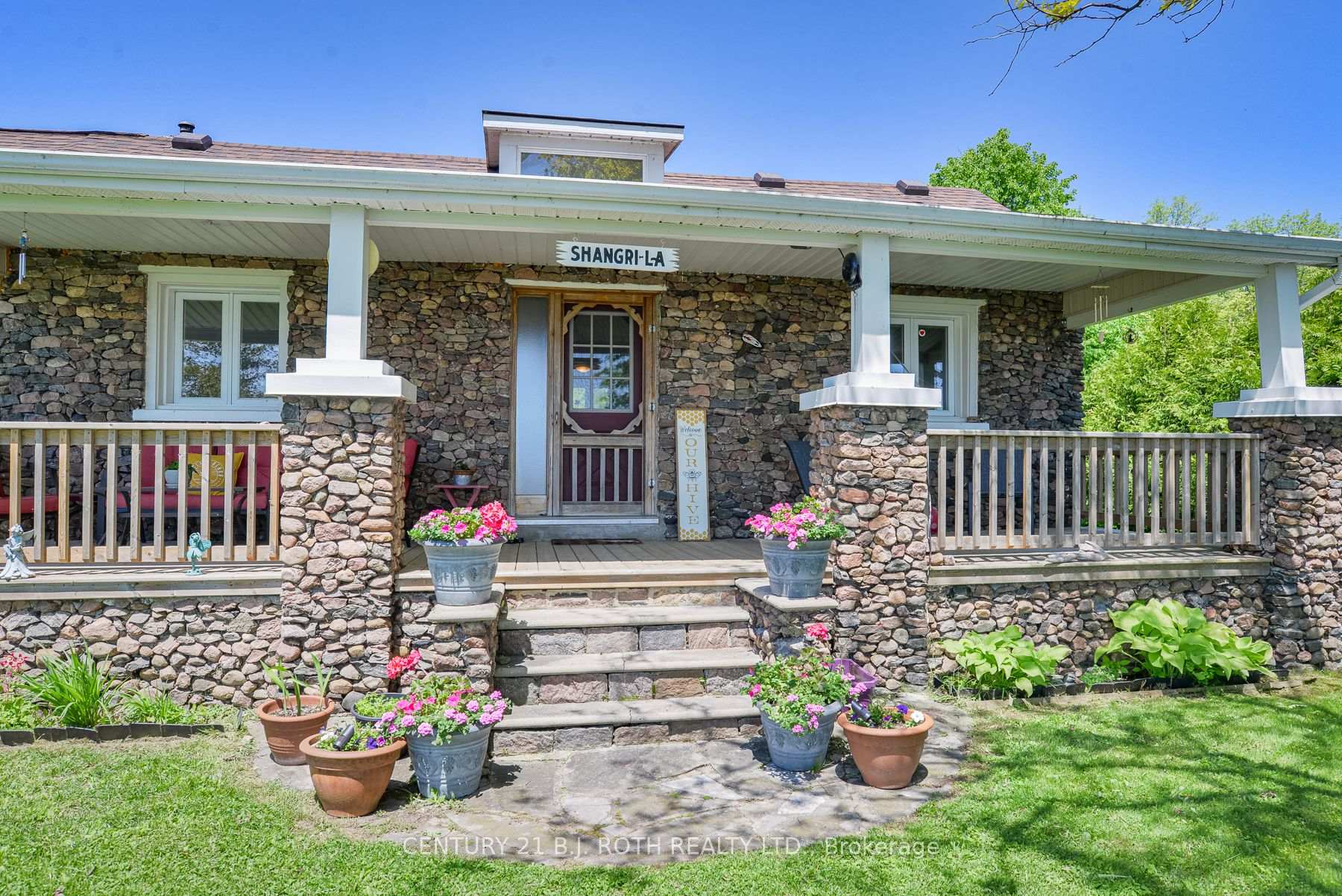Photo 2 of 3568 Amilia Drive W, Ramara, Rural Ramara — HOMEH