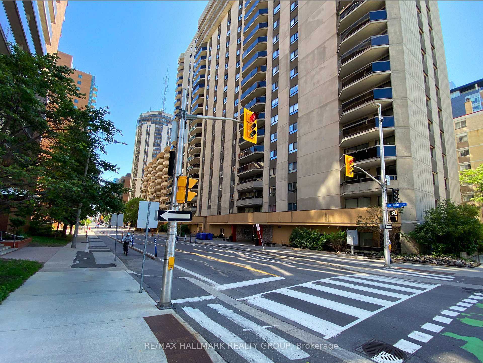 Photo 1 of Unit 902, 470 Laurier Avenue W, Ottawa, Ottawa Centre — HOMEH