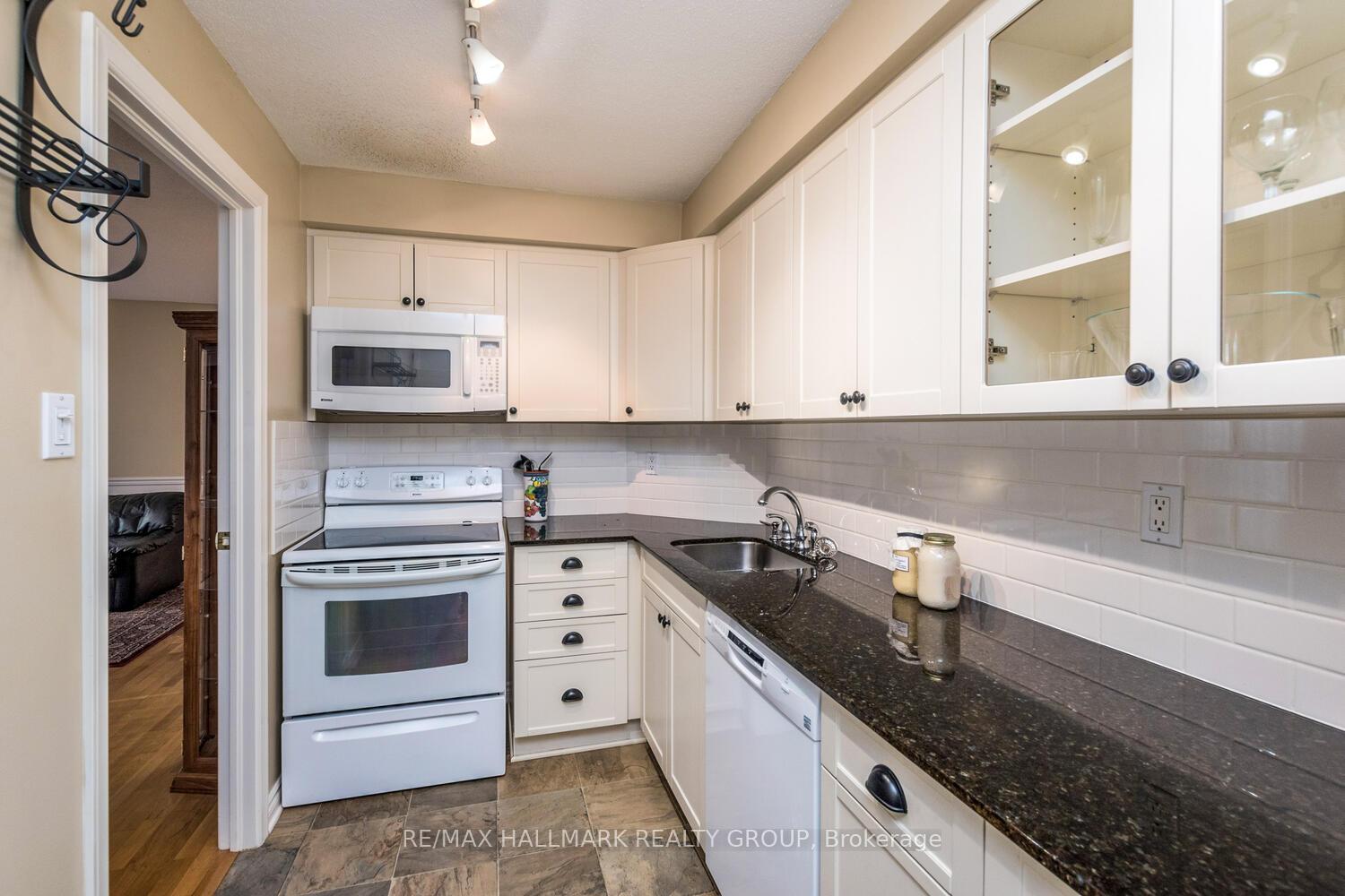 Photo 18 of Unit 902, 470 Laurier Avenue W, Ottawa, Ottawa Centre — HOMEH