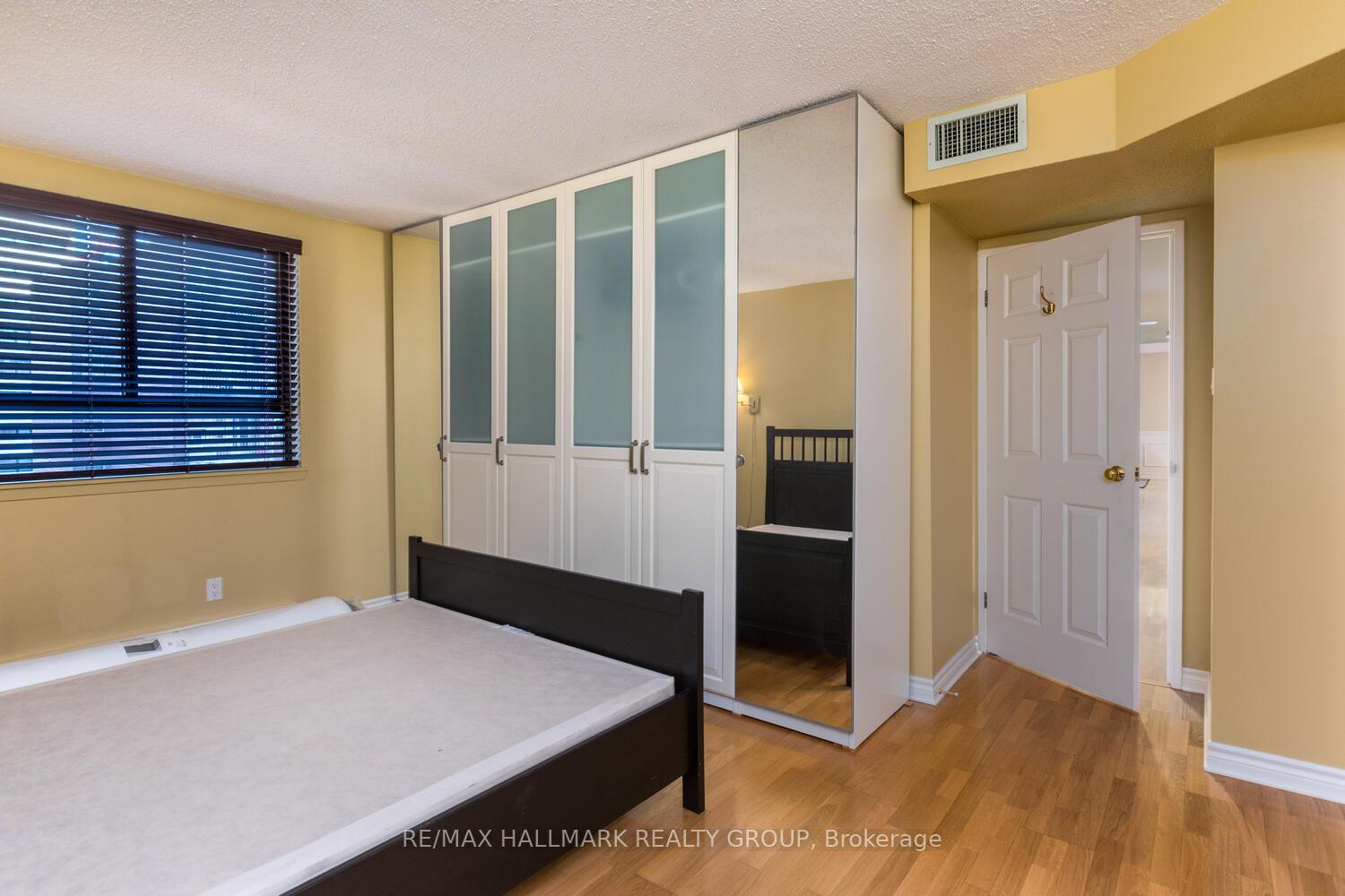 Photo 22 of Unit 902, 470 Laurier Avenue W, Ottawa, Ottawa Centre — HOMEH