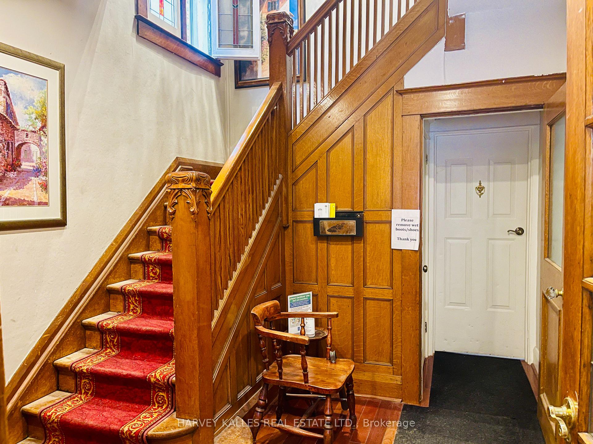 Photo 4 of Unit 2nd Flr Unit B, 218 Heath Street, Toronto, Forest Hill South — HOMEH