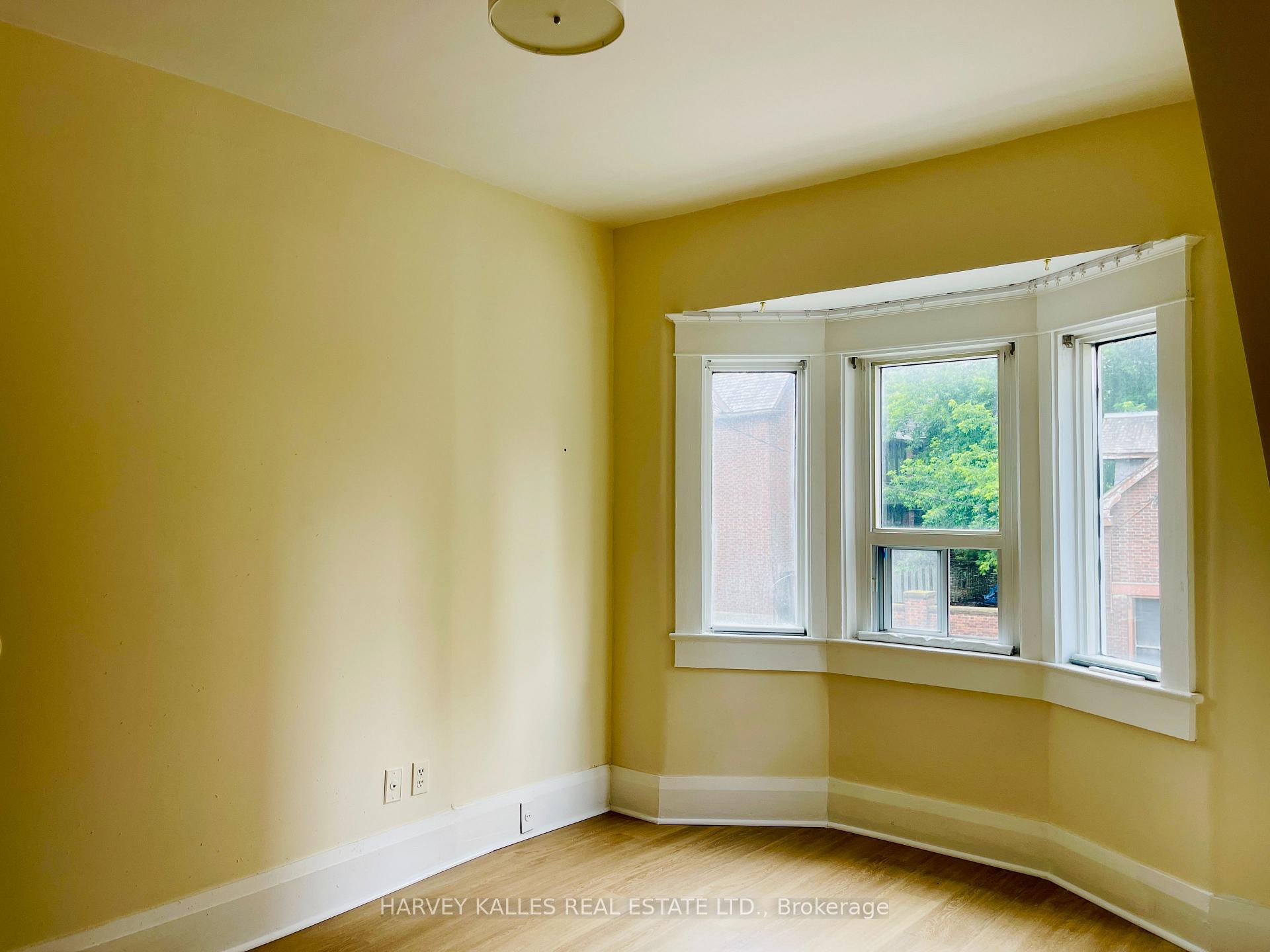 Photo 8 of Unit 2nd Flr Unit B, 218 Heath Street, Toronto, Forest Hill South — HOMEH