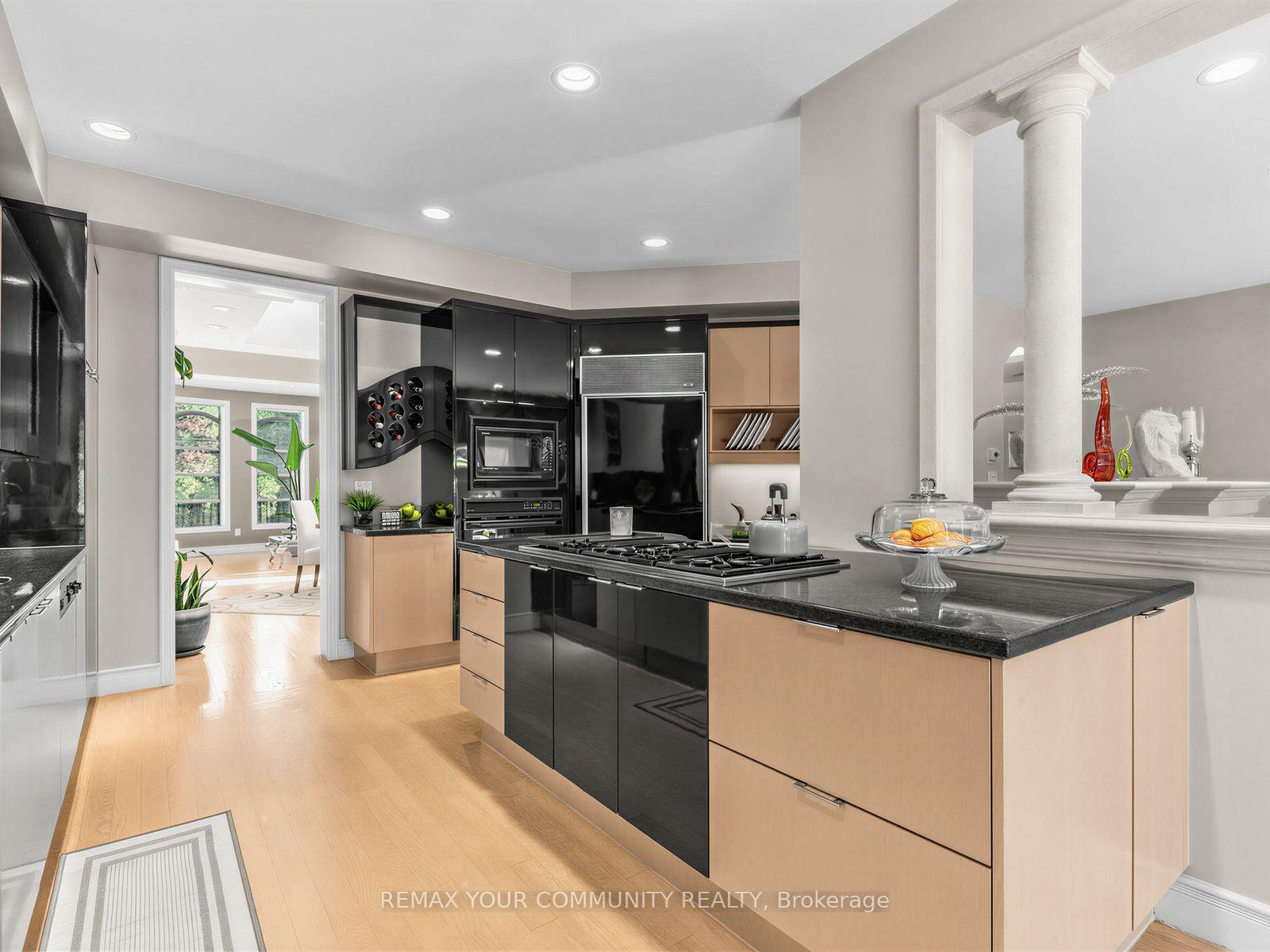 Photo 18 of 477 Old Orchard Grove, Toronto, Bedford Park-Nortown — HOMEH