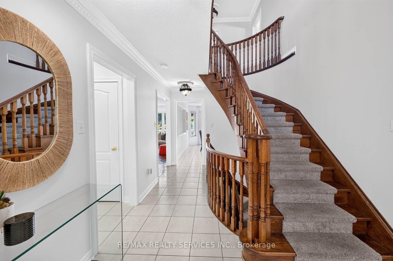 Photo 6 of 38 Deerglen Drive, Brampton, Sandringham-Wellington — HOMEH