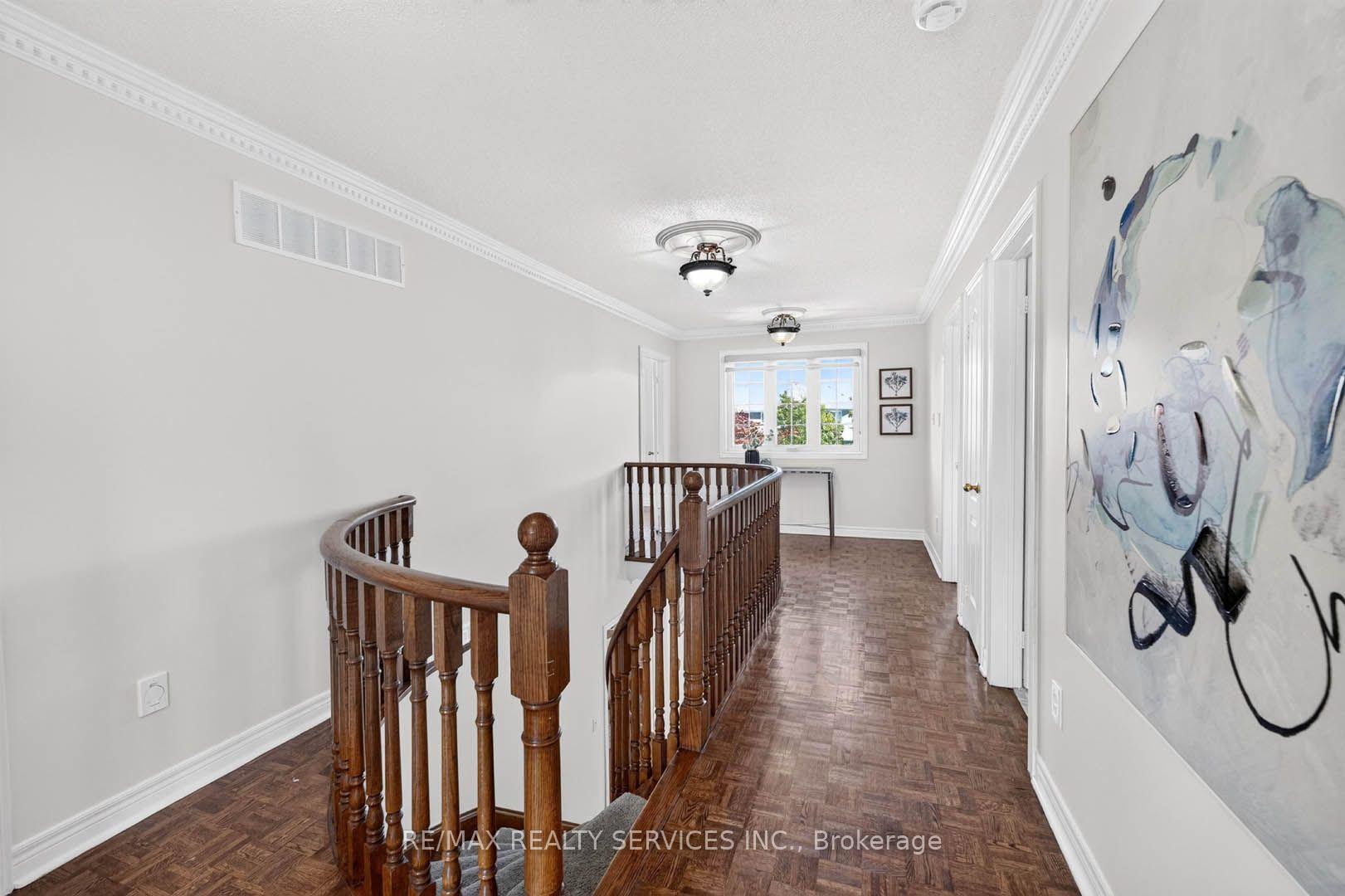 Photo 24 of 38 Deerglen Drive, Brampton, Sandringham-Wellington — HOMEH