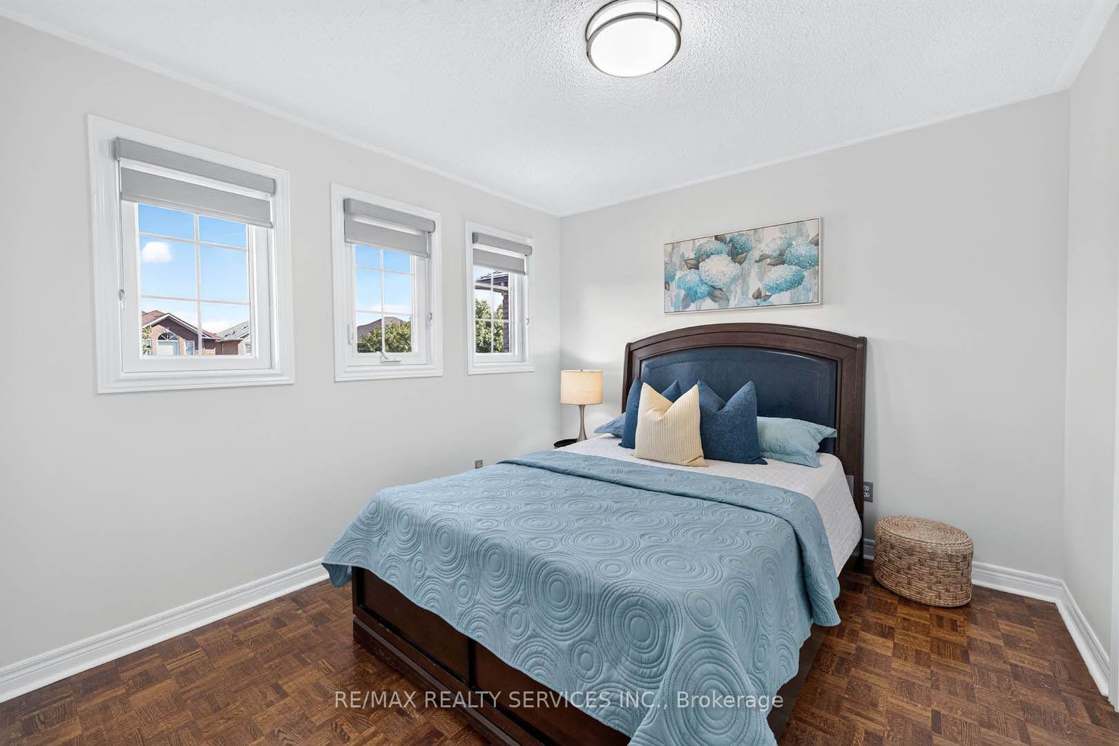 Photo 32 of 38 Deerglen Drive, Brampton, Sandringham-Wellington — HOMEH