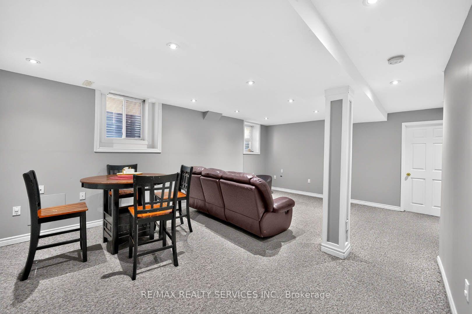 Photo 39 of 38 Deerglen Drive, Brampton, Sandringham-Wellington — HOMEH