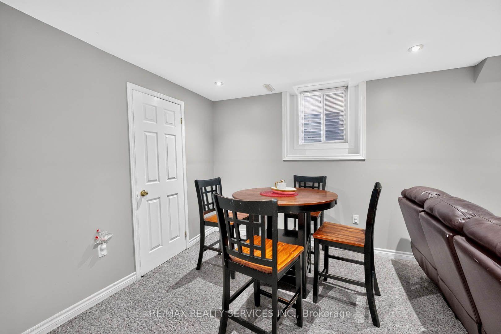 Photo 40 of 38 Deerglen Drive, Brampton, Sandringham-Wellington — HOMEH
