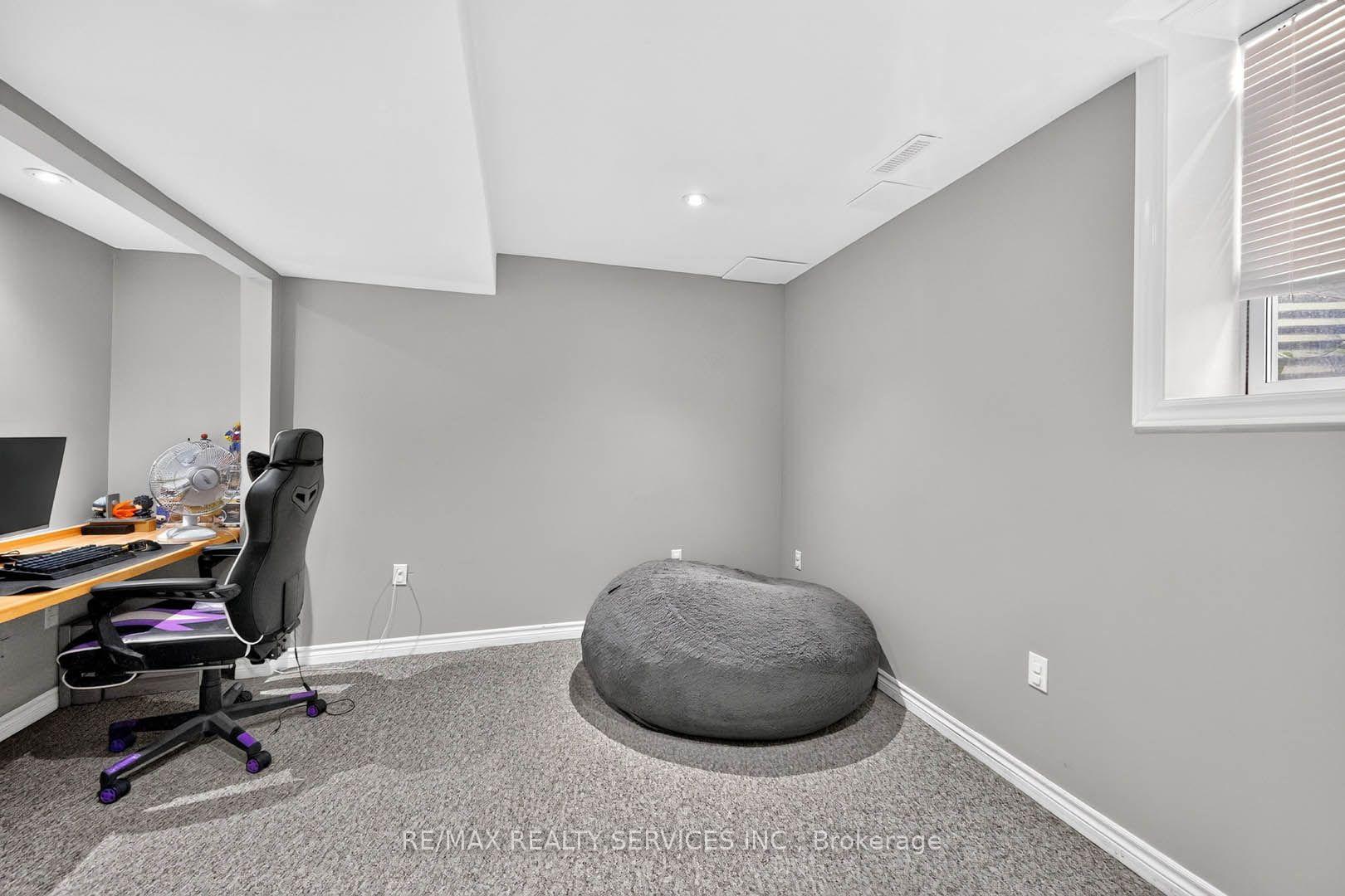 Photo 44 of 38 Deerglen Drive, Brampton, Sandringham-Wellington — HOMEH