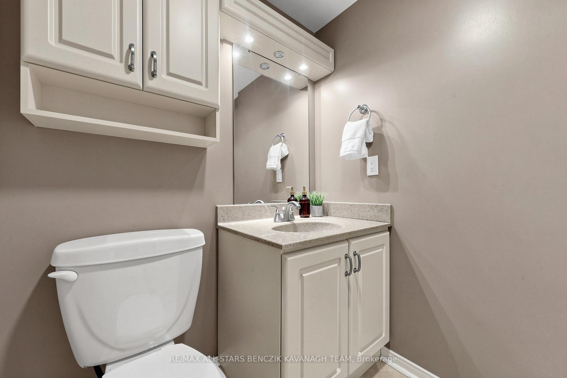 Photo 10 of 46 Crawford Rose Drive, Aurora, Aurora Heights — HOMEH