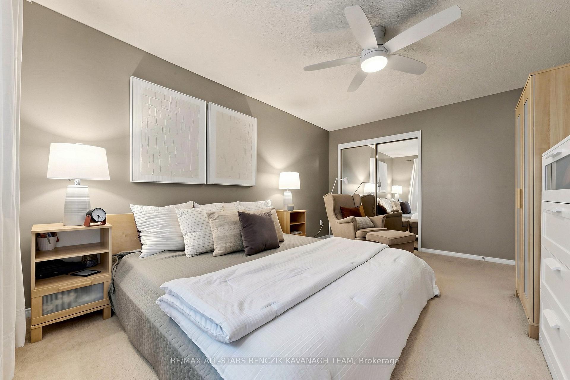 Photo 13 of 46 Crawford Rose Drive, Aurora, Aurora Heights — HOMEH