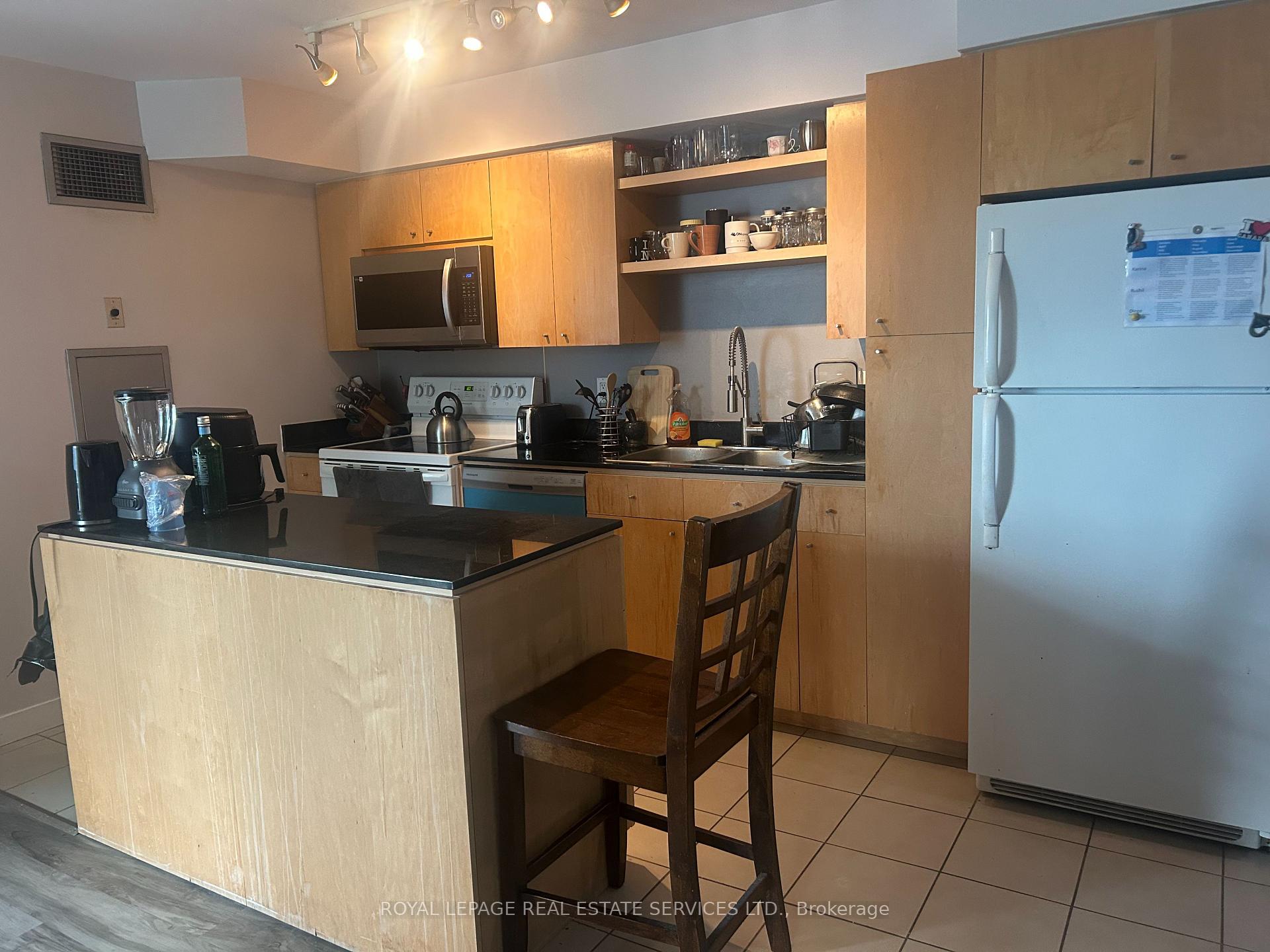 Photo 4 of Unit 705, 361 Front Street W, Toronto, Waterfront Communities — HOMEH