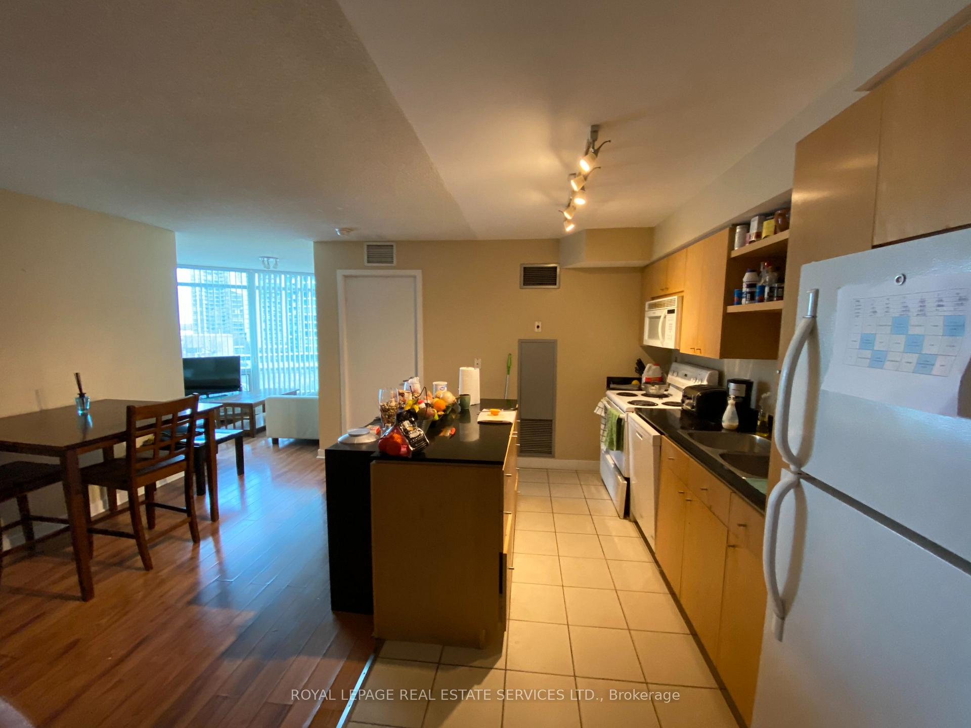 Photo 5 of Unit 705, 361 Front Street W, Toronto, Waterfront Communities — HOMEH