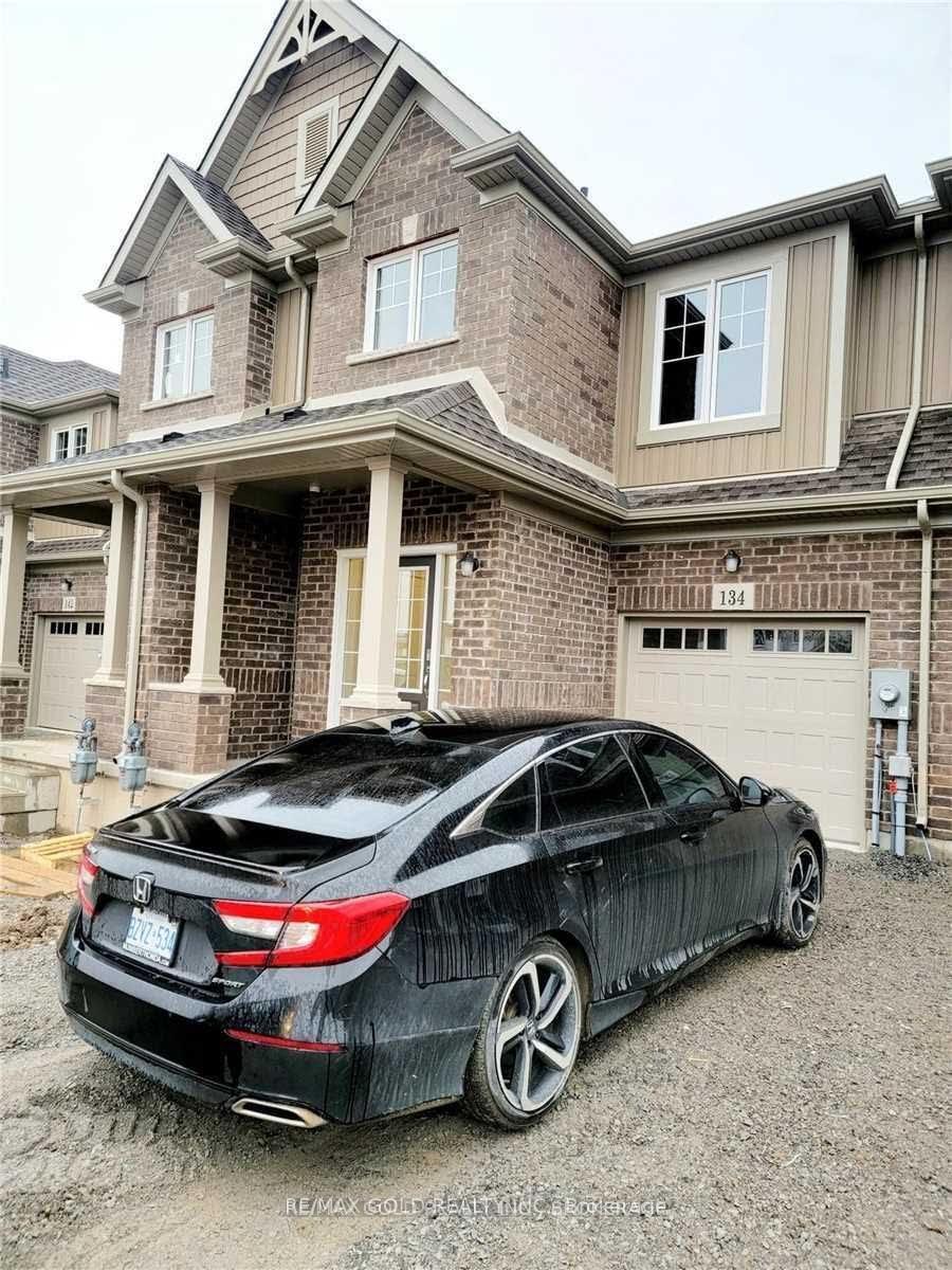 Photo 2 of 134 Sycamore Street, Welland, West Welland — HOMEH