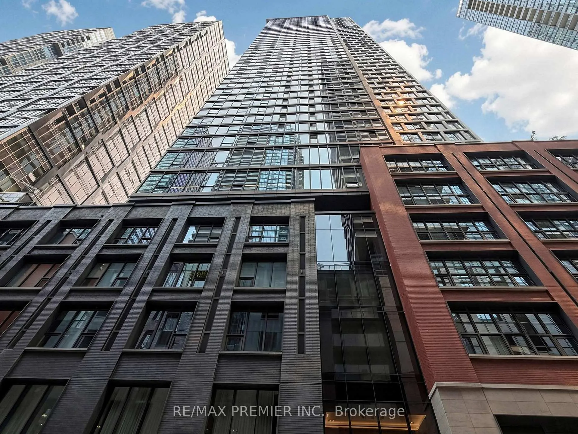 Front of Unit 1007, 55 Mercer Street
