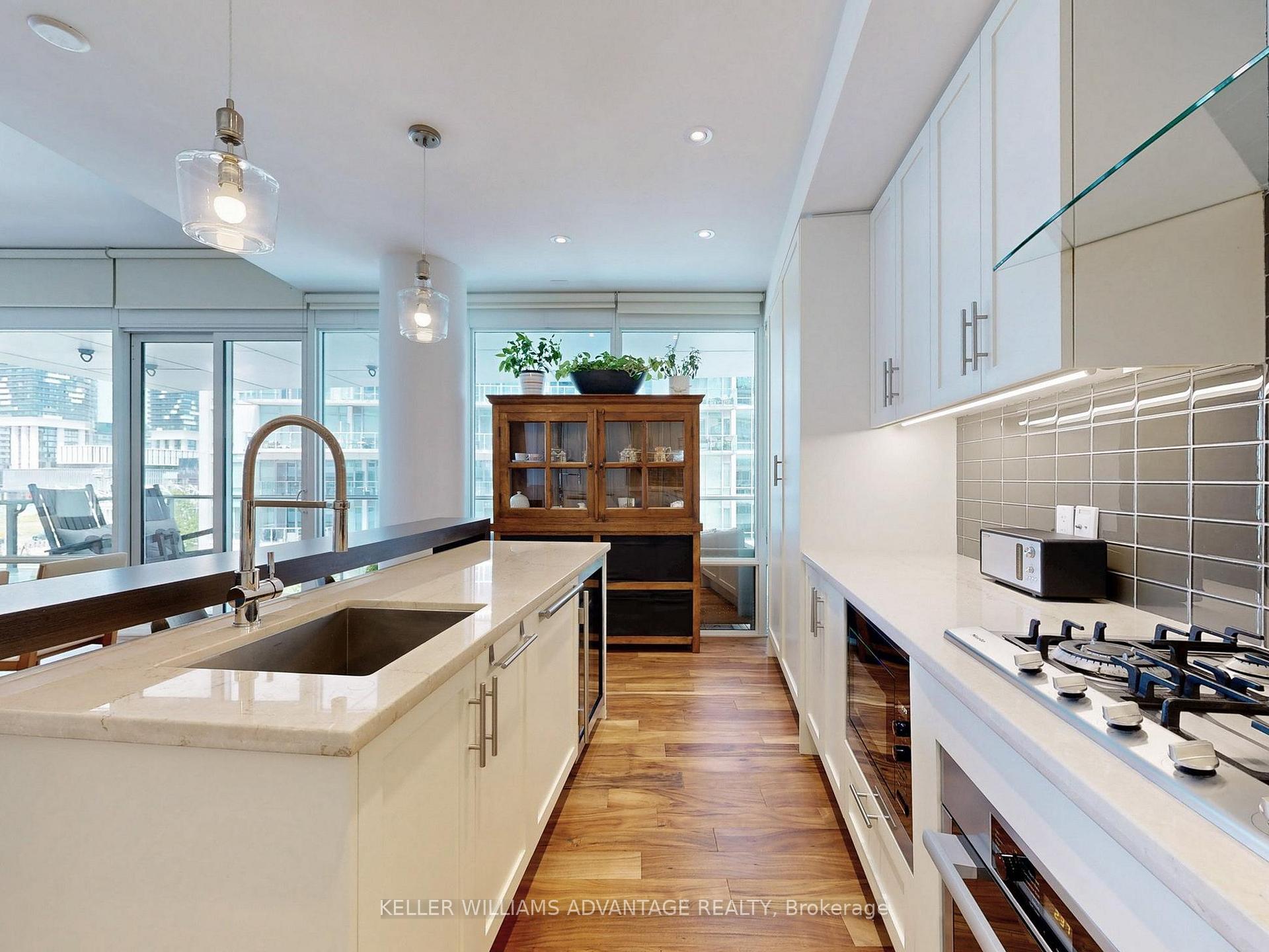 Photo 16 of Unit 401, 29 Queens Quay E, Toronto, Waterfront Communities — HOMEH