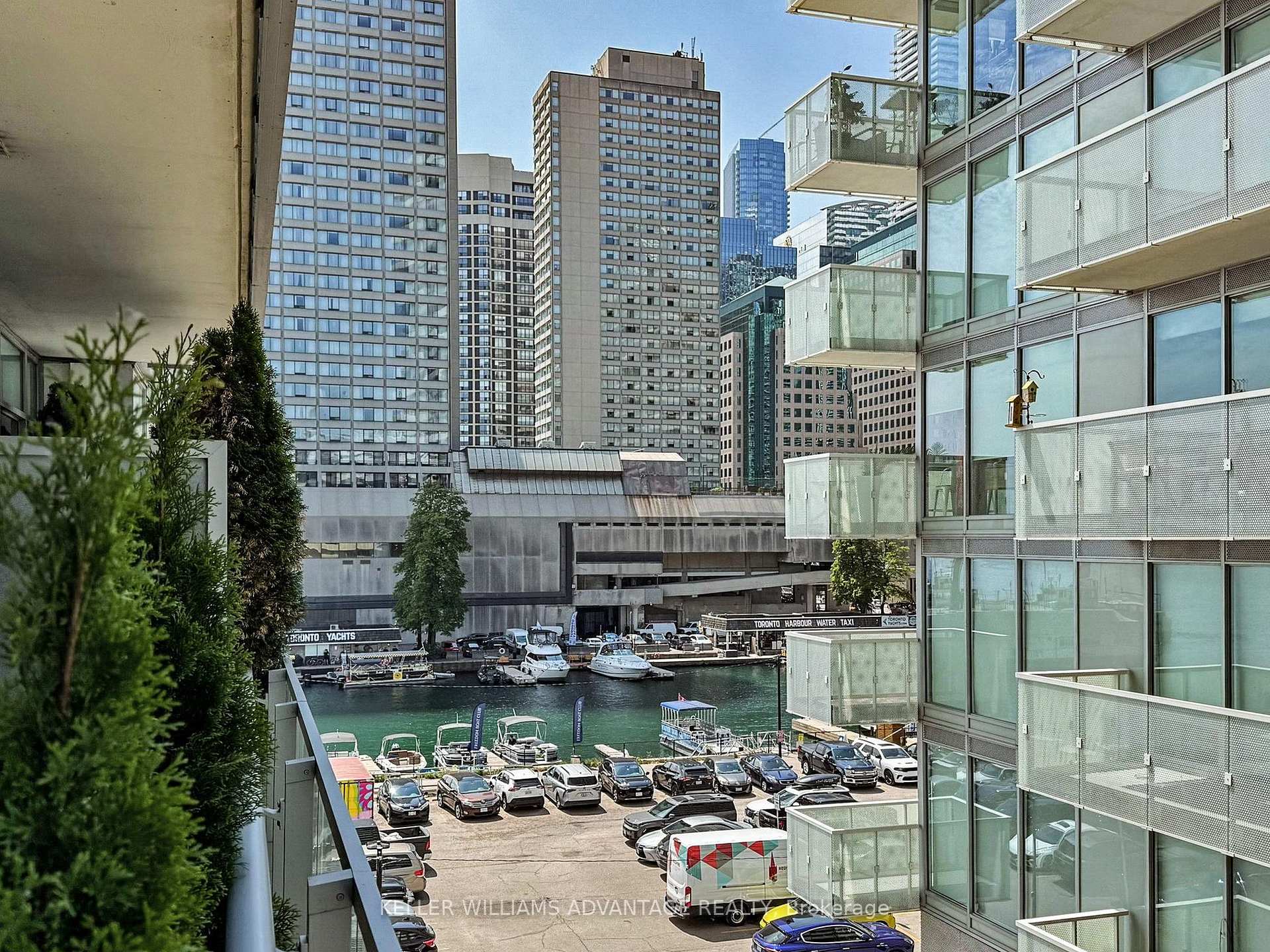 Photo 29 of Unit 401, 29 Queens Quay E, Toronto, Waterfront Communities — HOMEH