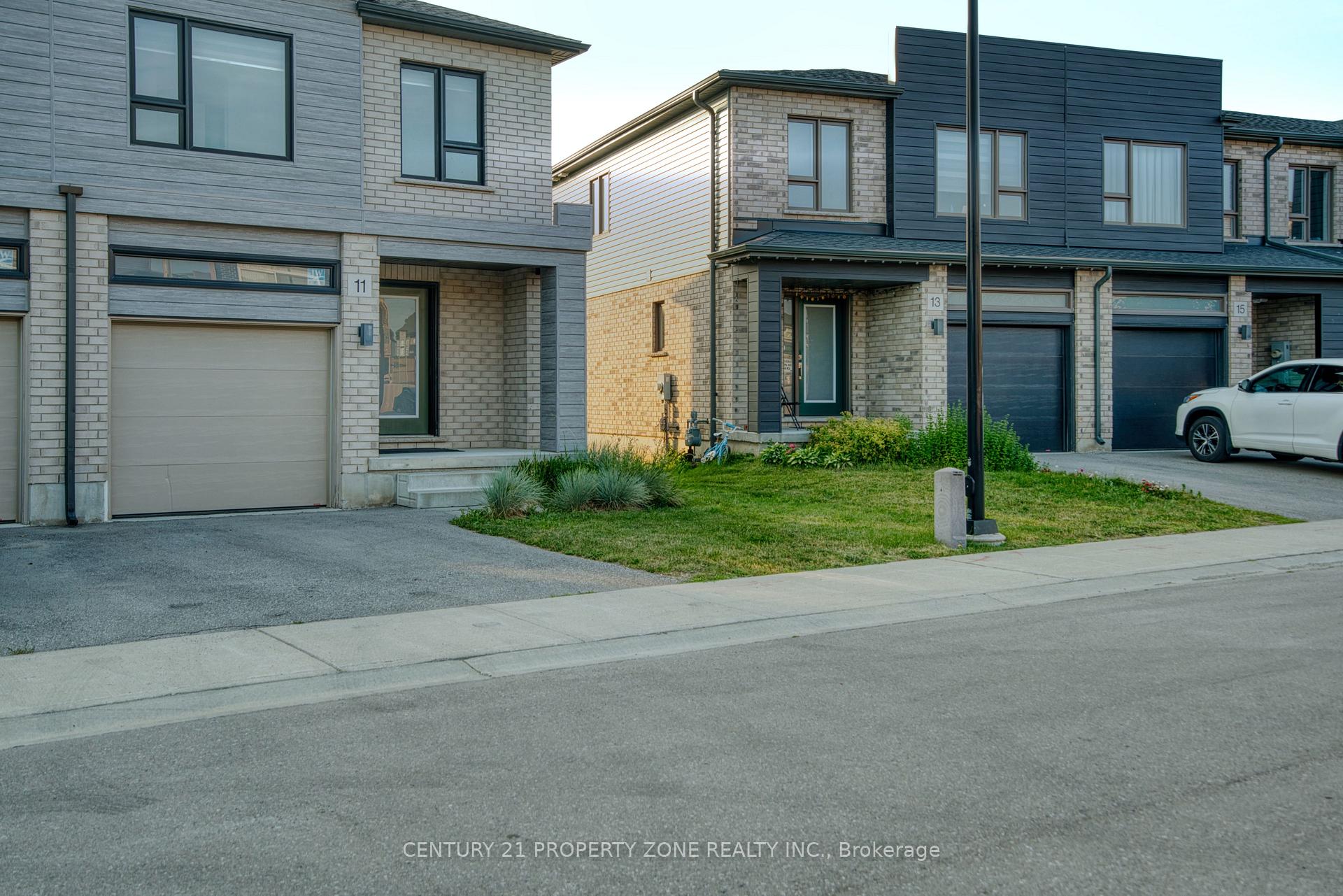 Photo 5 of 11 Shedrow Place, Kitchener, Huron Park — HOMEH