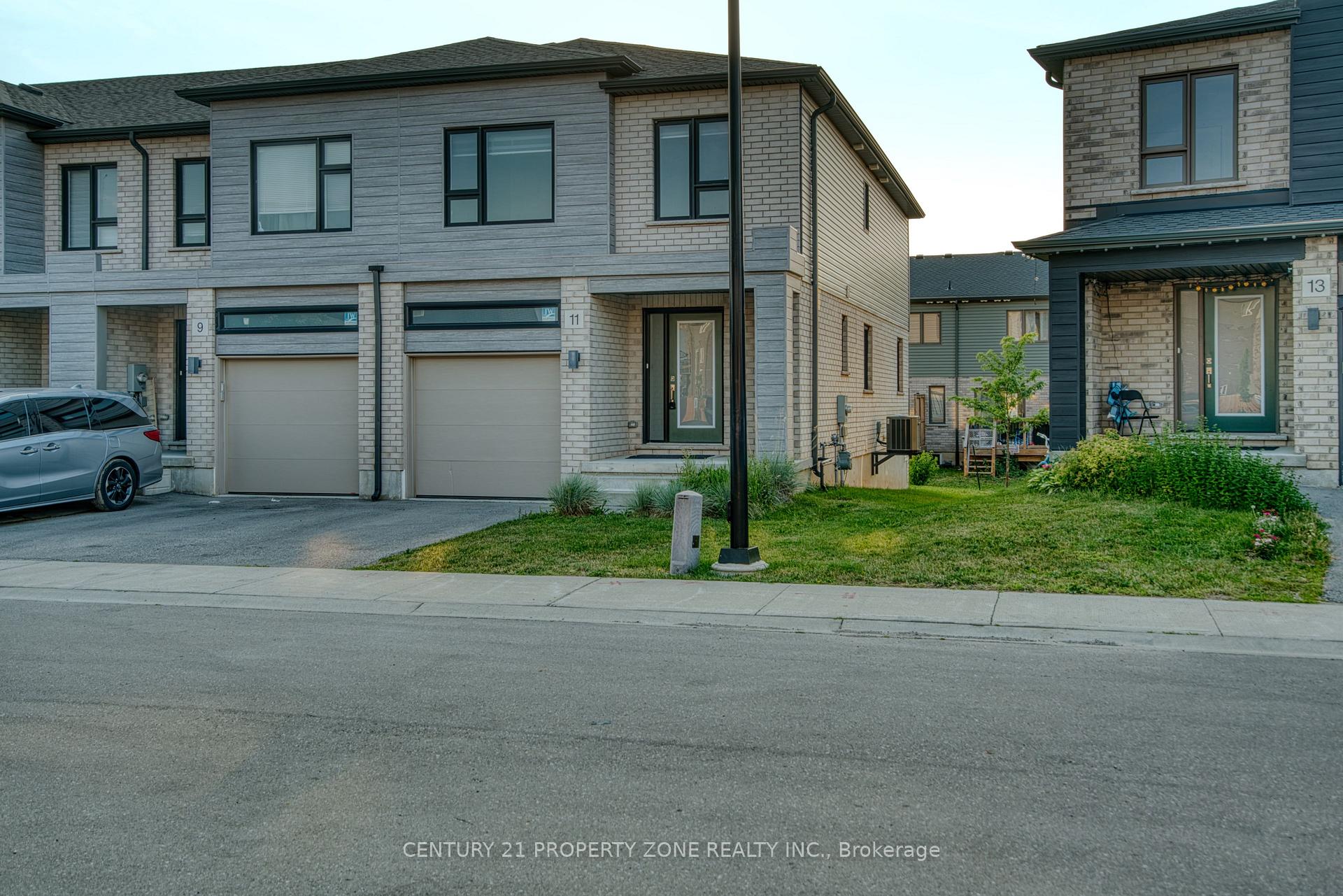 Photo 6 of 11 Shedrow Place, Kitchener, Huron Park — HOMEH