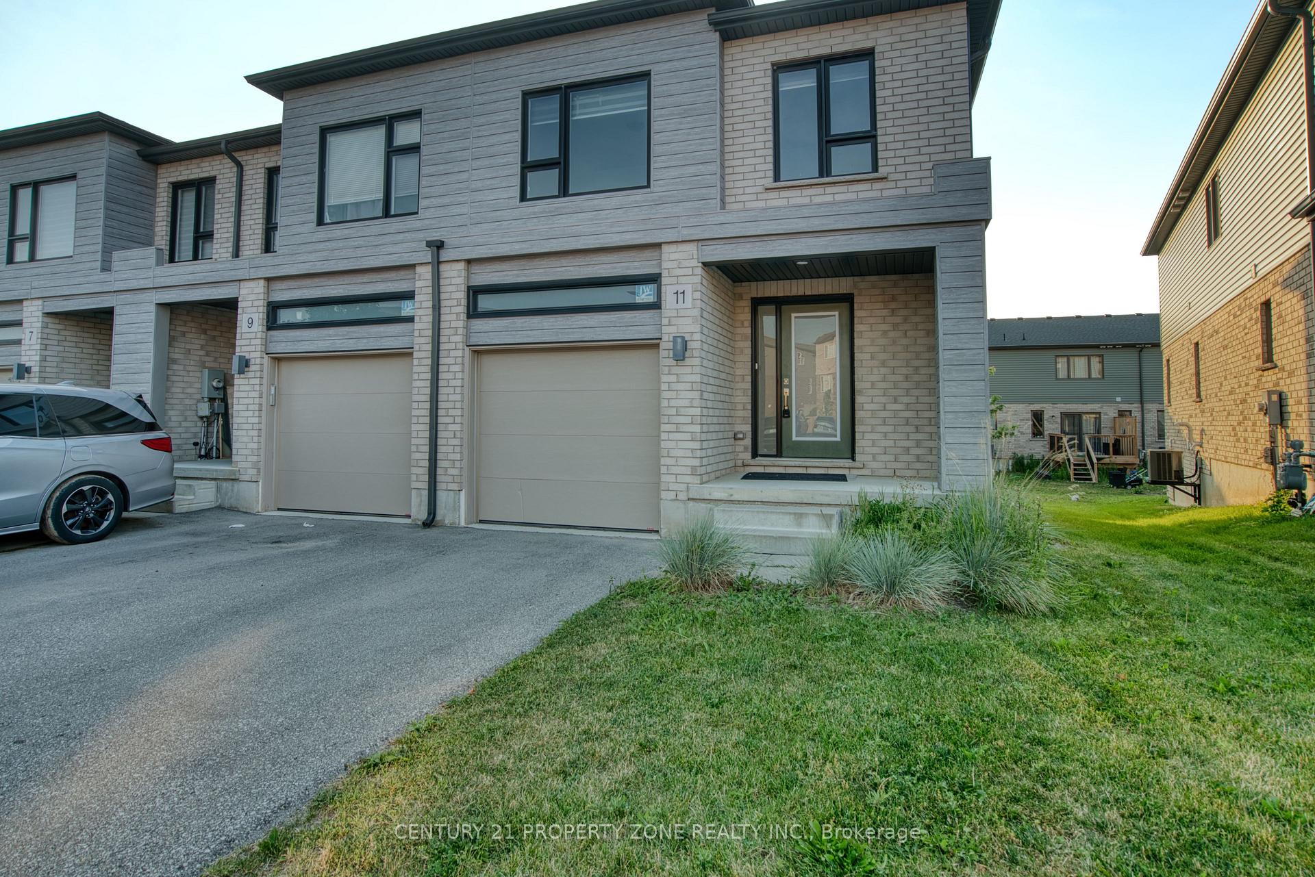 Photo 7 of 11 Shedrow Place, Kitchener, Huron Park — HOMEH