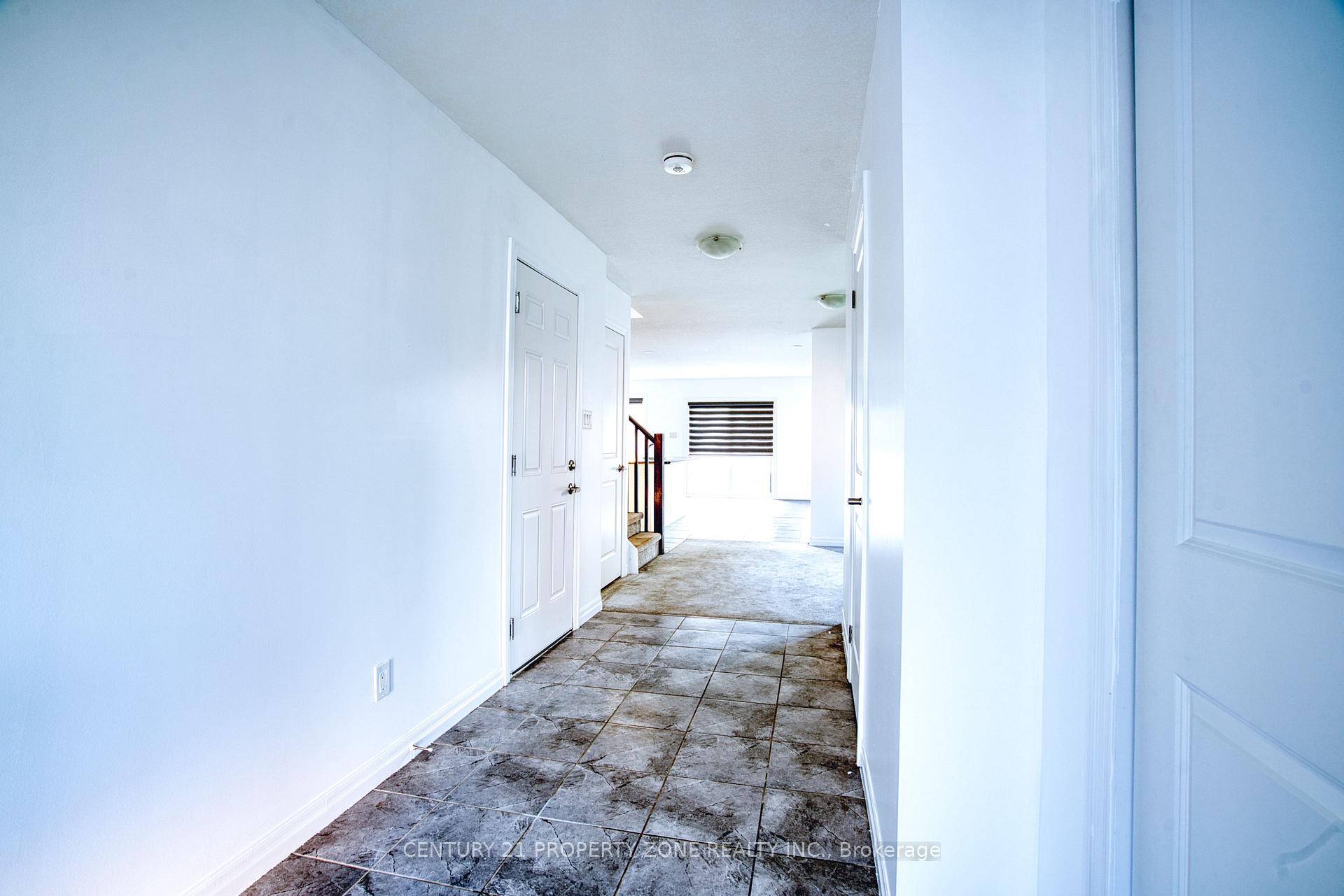 Photo 12 of 11 Shedrow Place, Kitchener, Huron Park — HOMEH