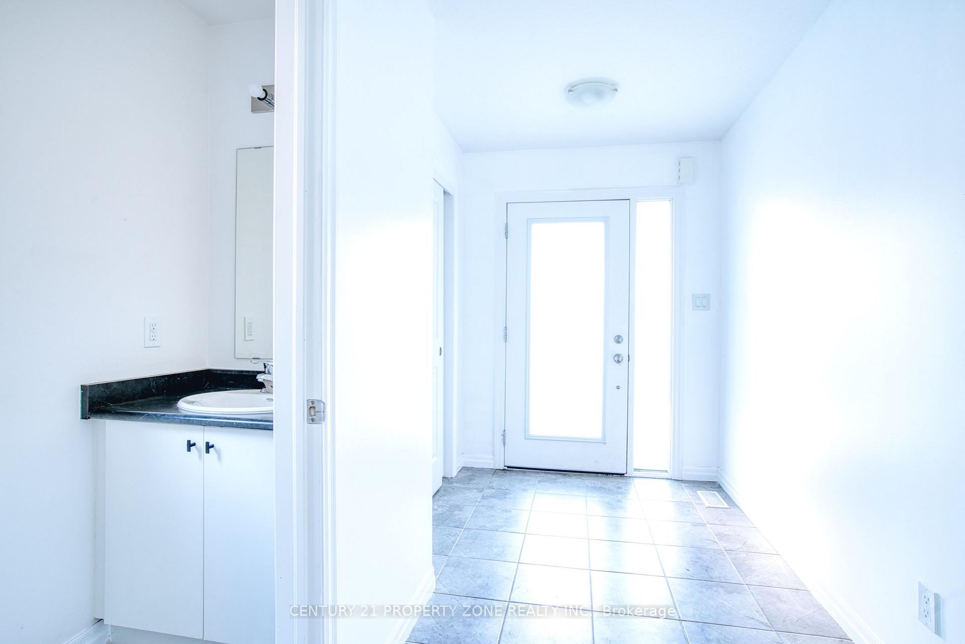 Photo 13 of 11 Shedrow Place, Kitchener, Huron Park — HOMEH