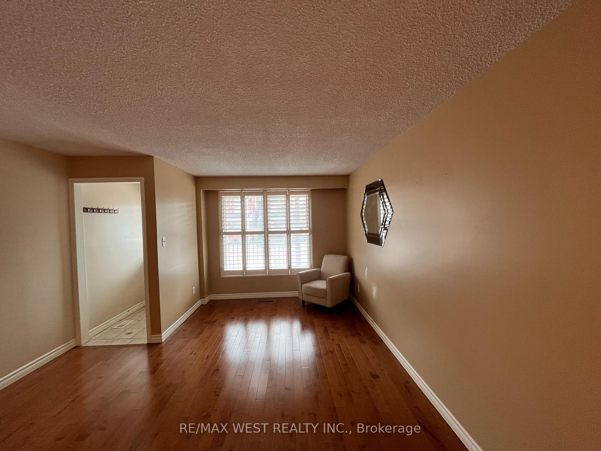 Photo 3 of 568 Dufferin Street, Toronto, Little Portugal — HOMEH