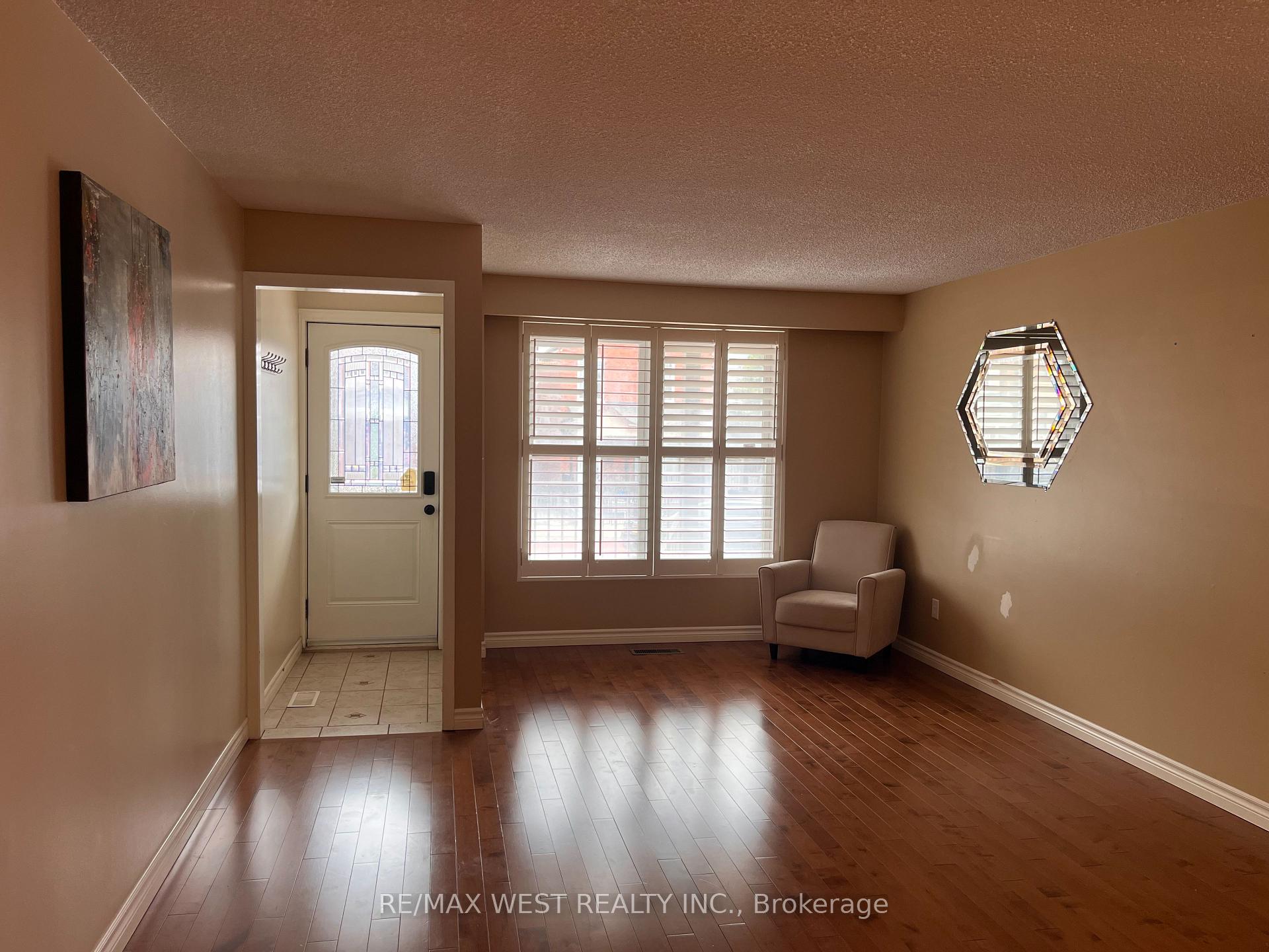 Photo 4 of 568 Dufferin Street, Toronto, Little Portugal — HOMEH