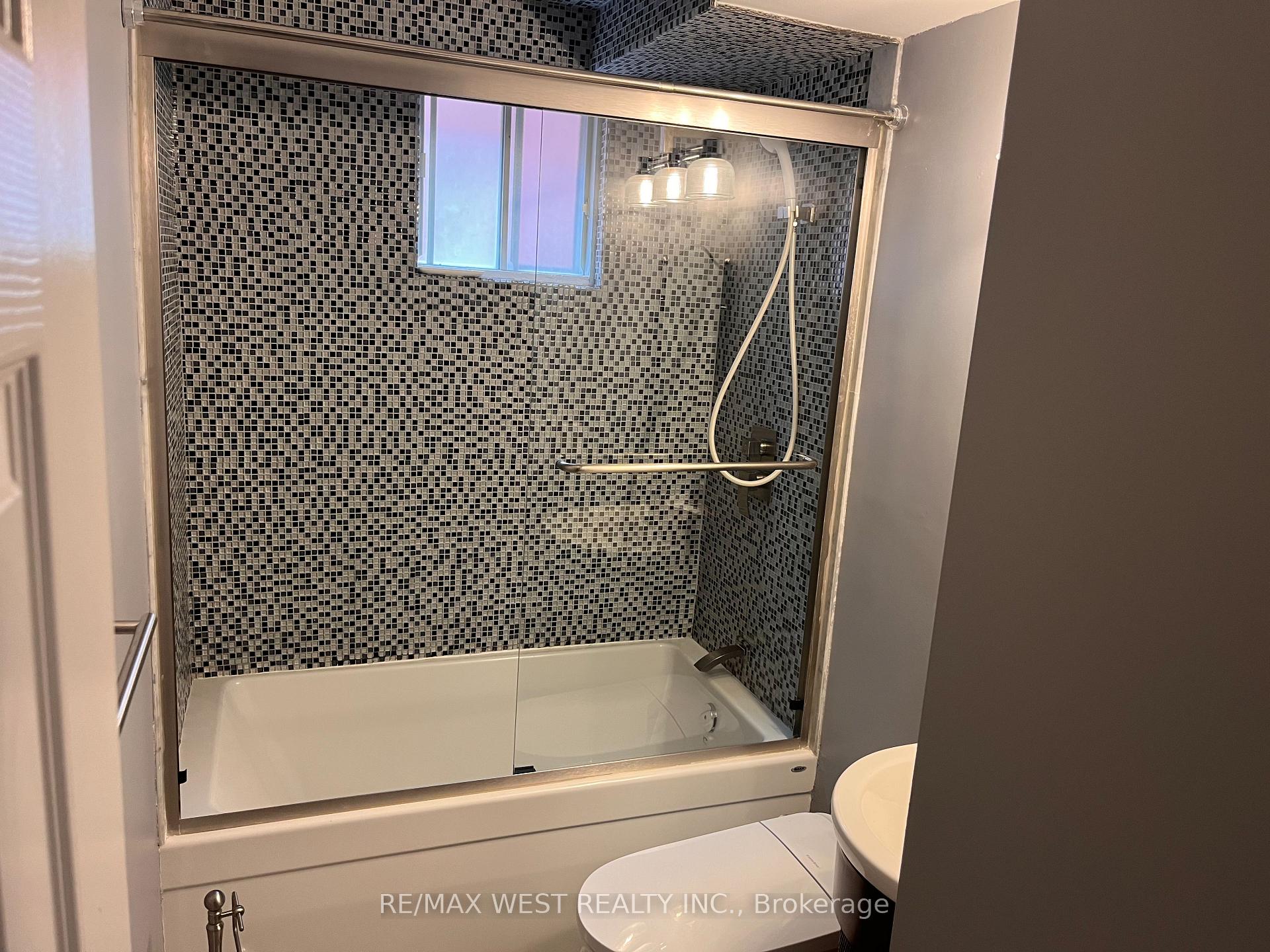 Photo 7 of 568 Dufferin Street, Toronto, Little Portugal — HOMEH
