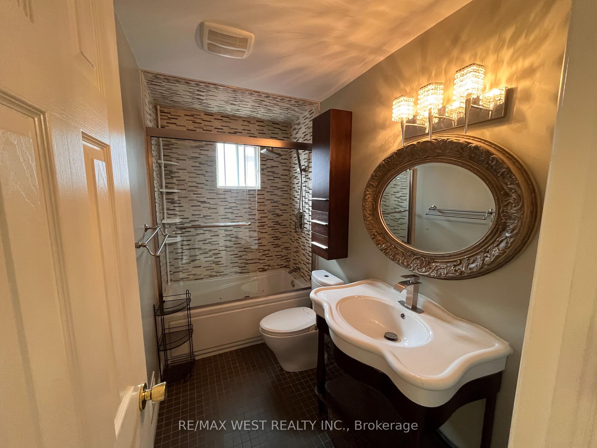 Photo 10 of 568 Dufferin Street, Toronto, Little Portugal — HOMEH