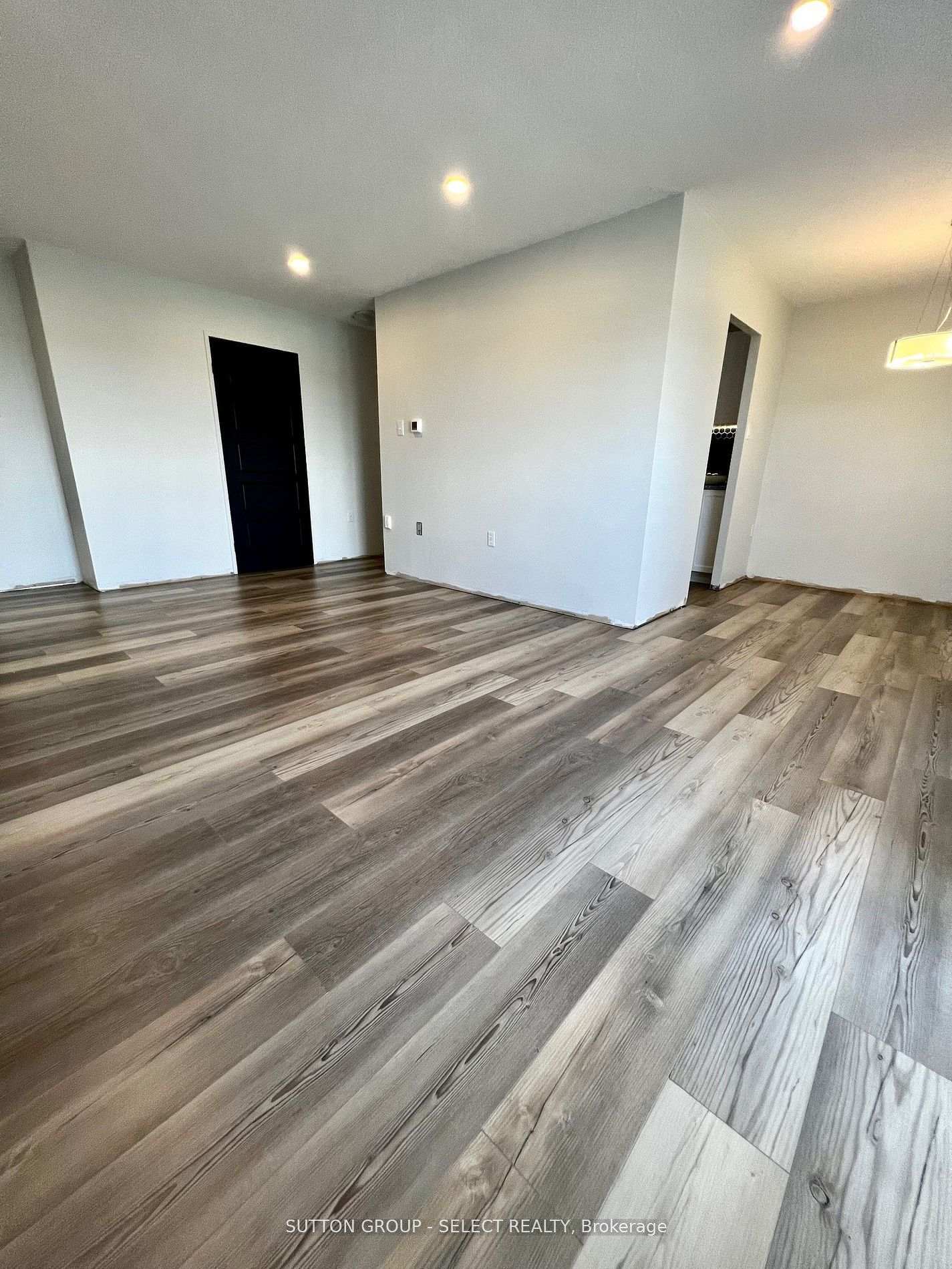 Photo 12 of Unit 905, 858 Commissioners Road E, London, South T — HOMEH