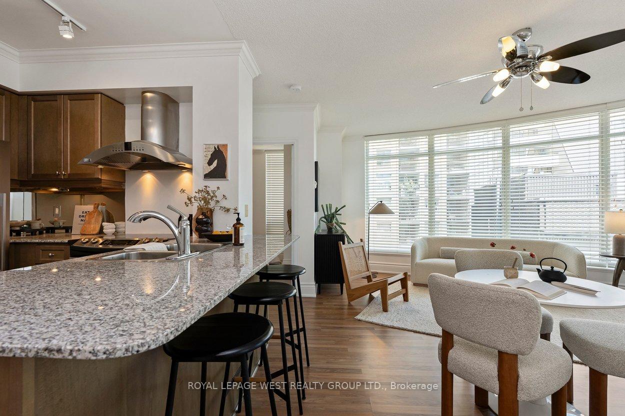 Photo 9 of Unit 802, 8 Scollard Street, Toronto, The Annex — HOMEH