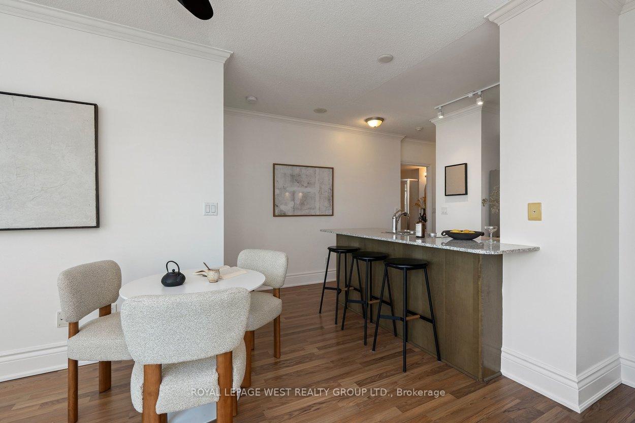 Photo 10 of Unit 802, 8 Scollard Street, Toronto, The Annex — HOMEH