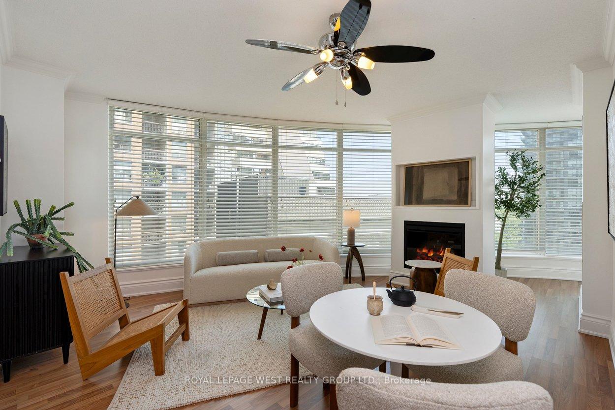 Photo 13 of Unit 802, 8 Scollard Street, Toronto, The Annex — HOMEH