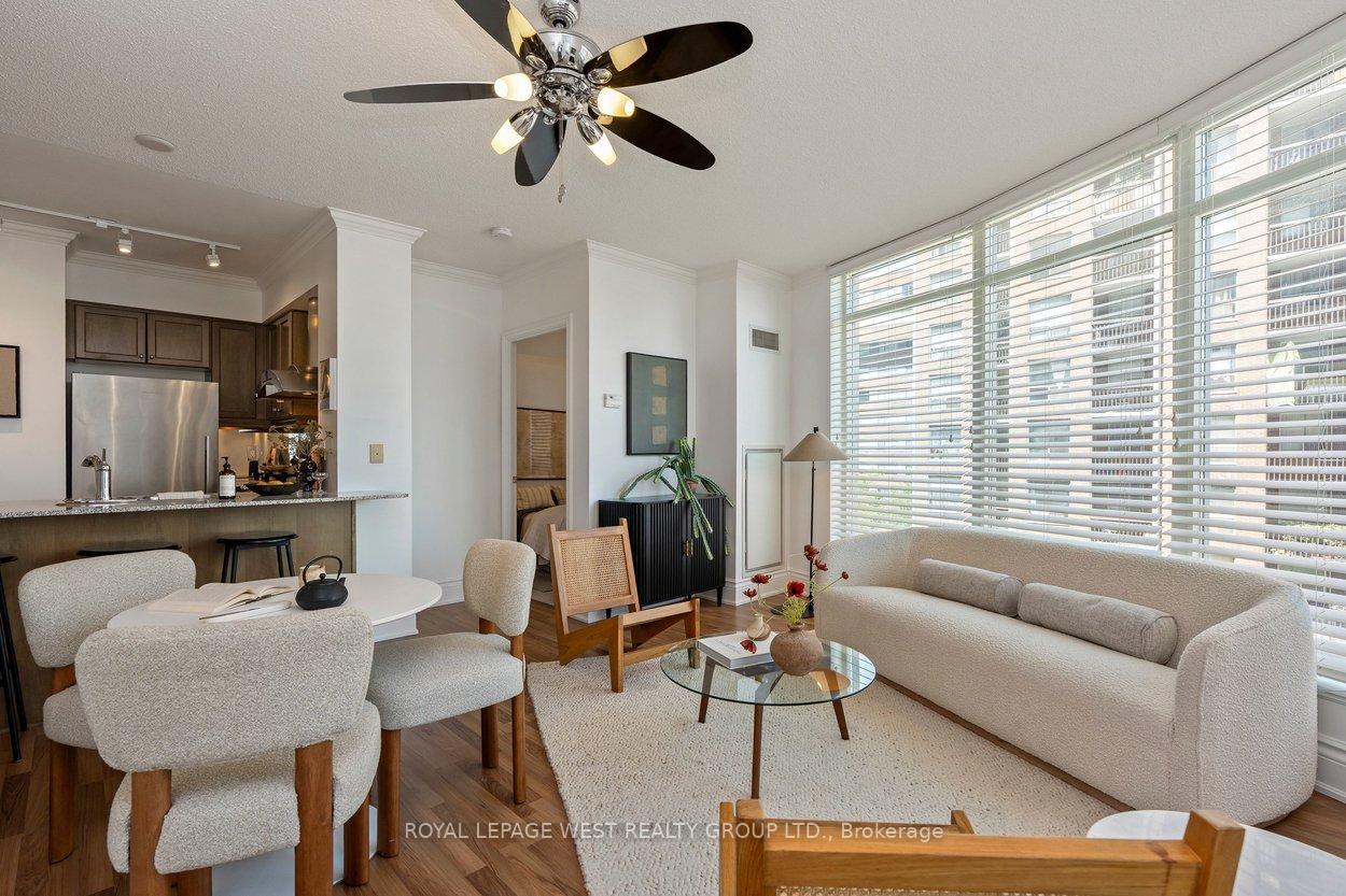 Photo 15 of Unit 802, 8 Scollard Street, Toronto, The Annex — HOMEH