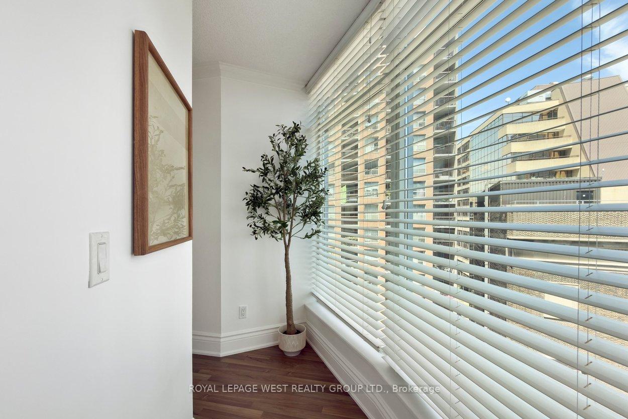 Photo 22 of Unit 802, 8 Scollard Street, Toronto, The Annex — HOMEH