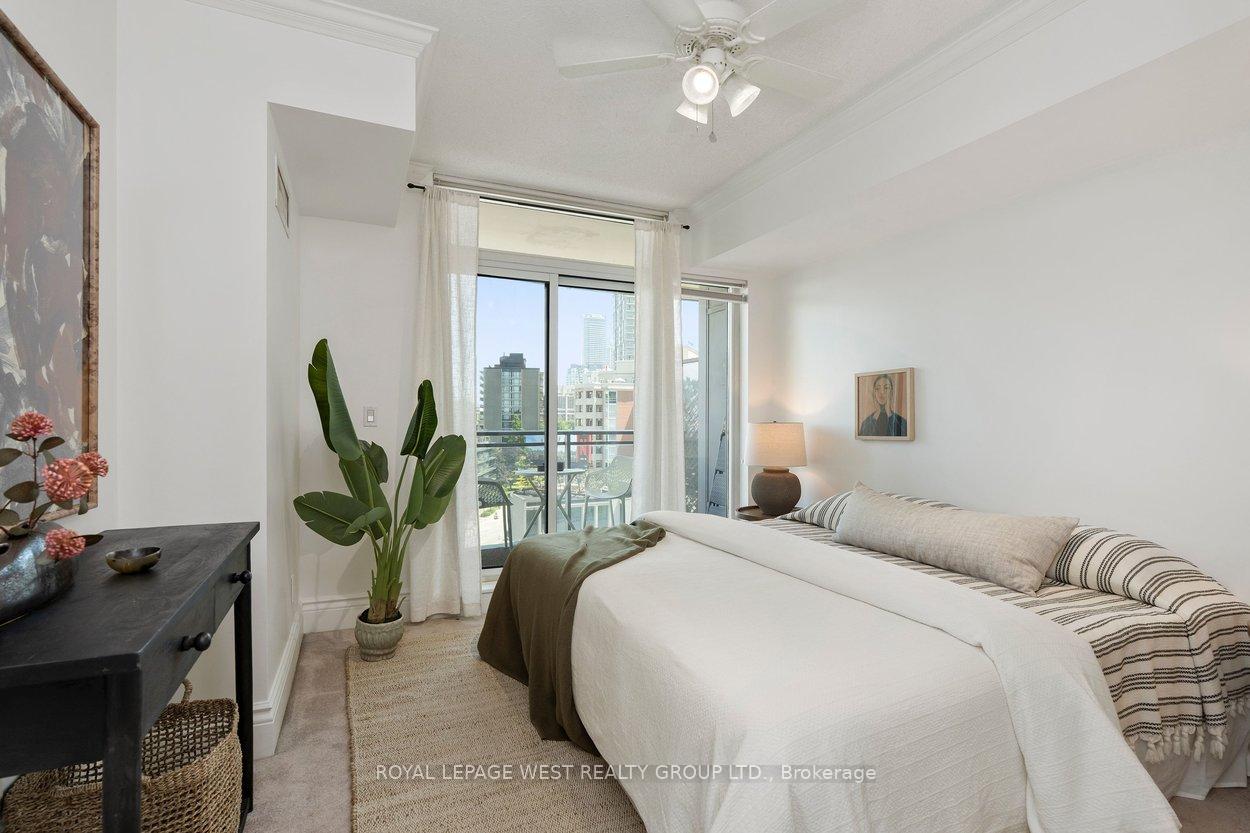 Photo 24 of Unit 802, 8 Scollard Street, Toronto, The Annex — HOMEH