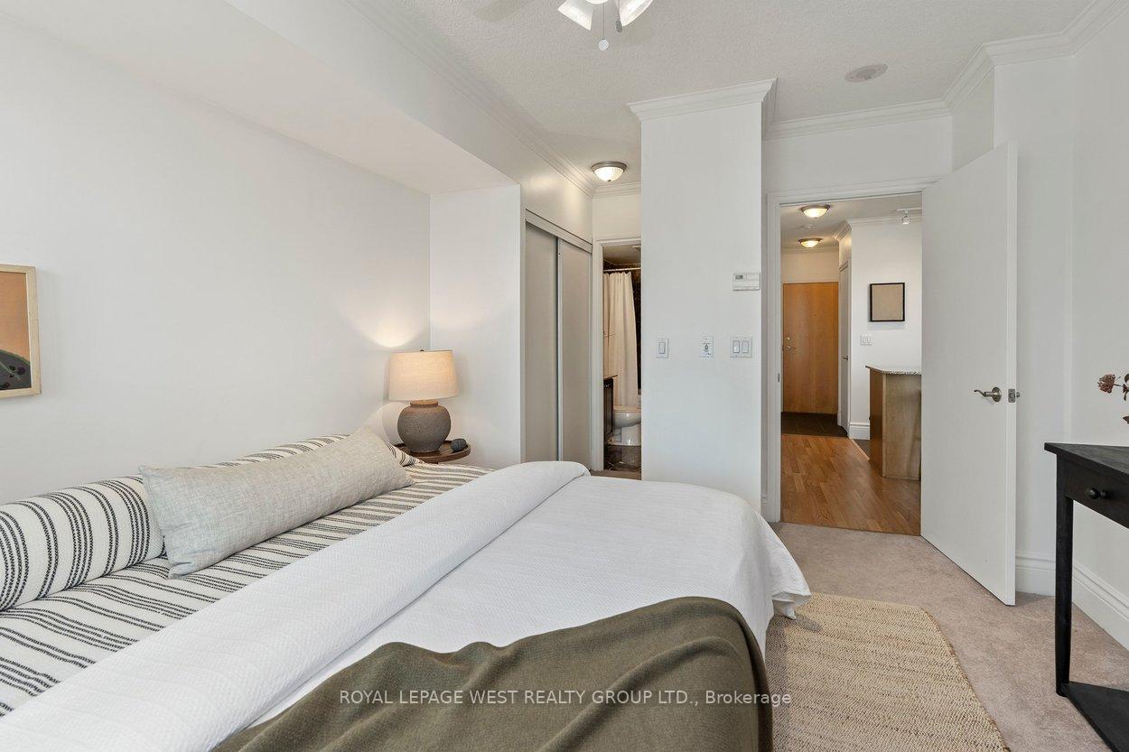 Photo 28 of Unit 802, 8 Scollard Street, Toronto, The Annex — HOMEH