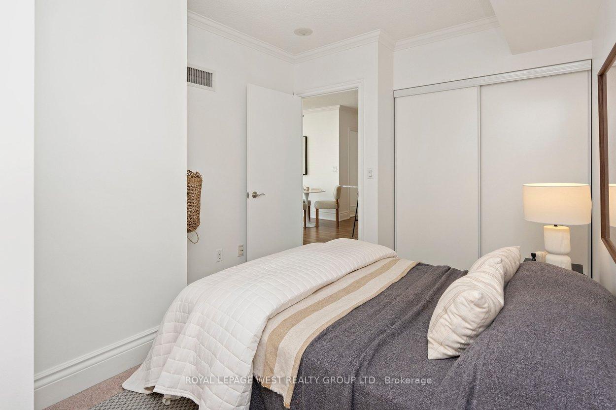 Photo 33 of Unit 802, 8 Scollard Street, Toronto, The Annex — HOMEH