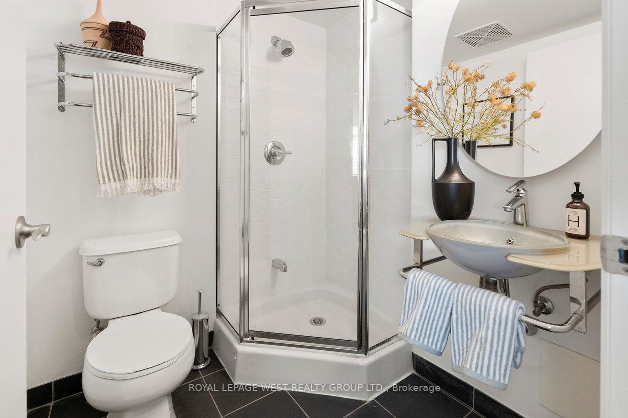 Photo 34 of Unit 802, 8 Scollard Street, Toronto, The Annex — HOMEH