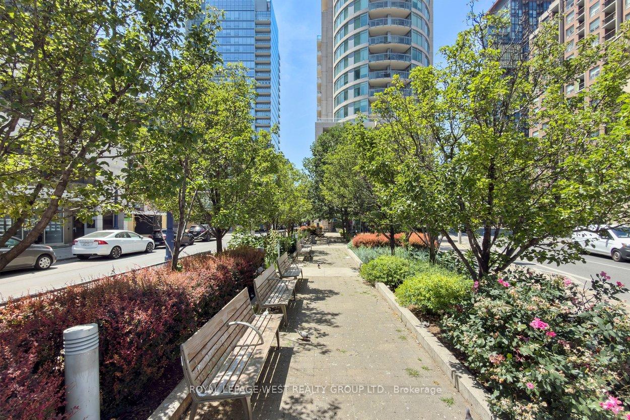 Photo 39 of Unit 802, 8 Scollard Street, Toronto, The Annex — HOMEH